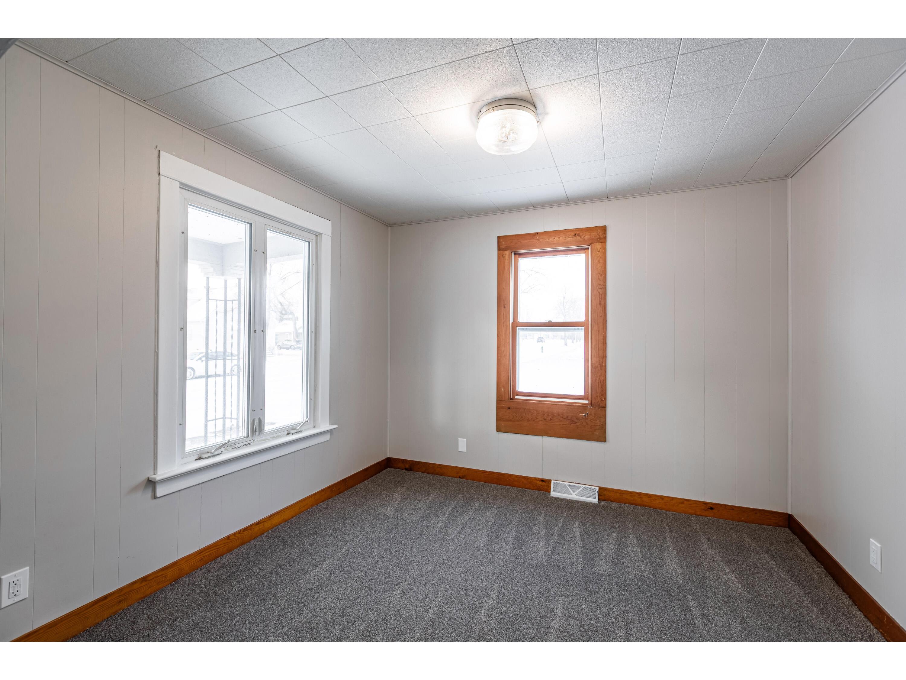 2011 21st La Crosse WI 54601 1946154 image8