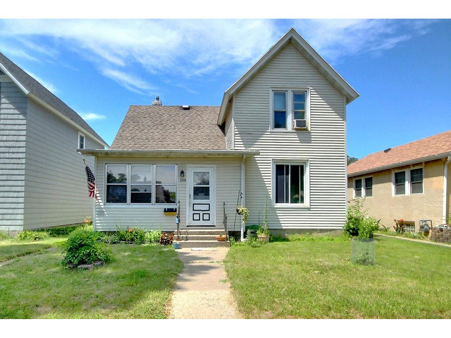 2011 Loomis St 2007, 2009, La Crosse, WI 54603 MLS 1752496 Edina