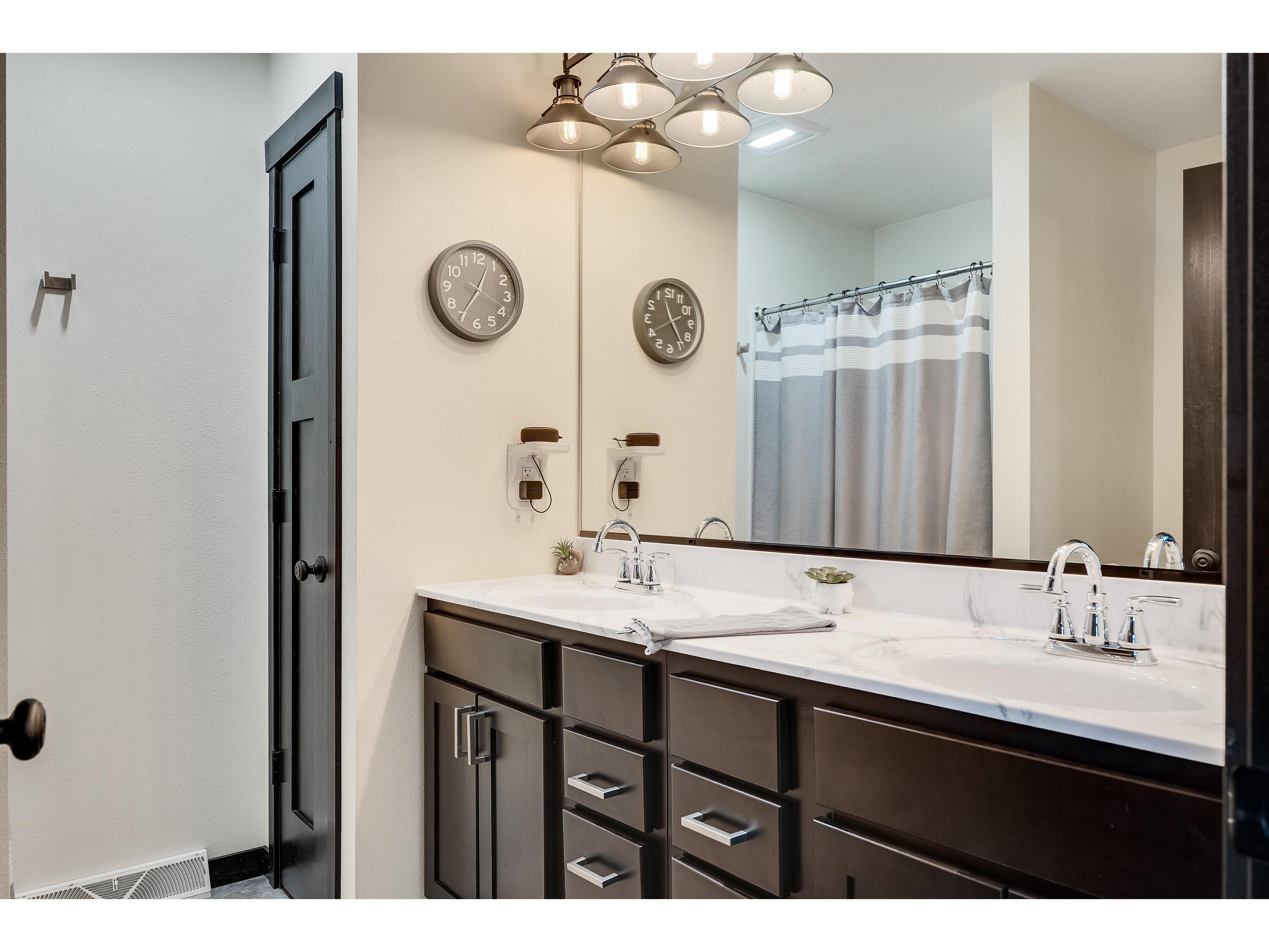 2012 Elinor Holmen WI 54636 1946650 image15