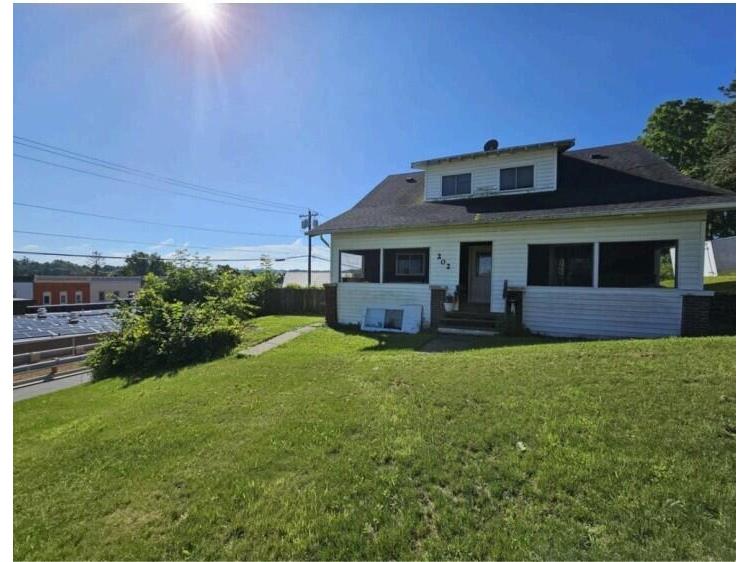 202 Franklin Elroy WI 53929 1928290 image1