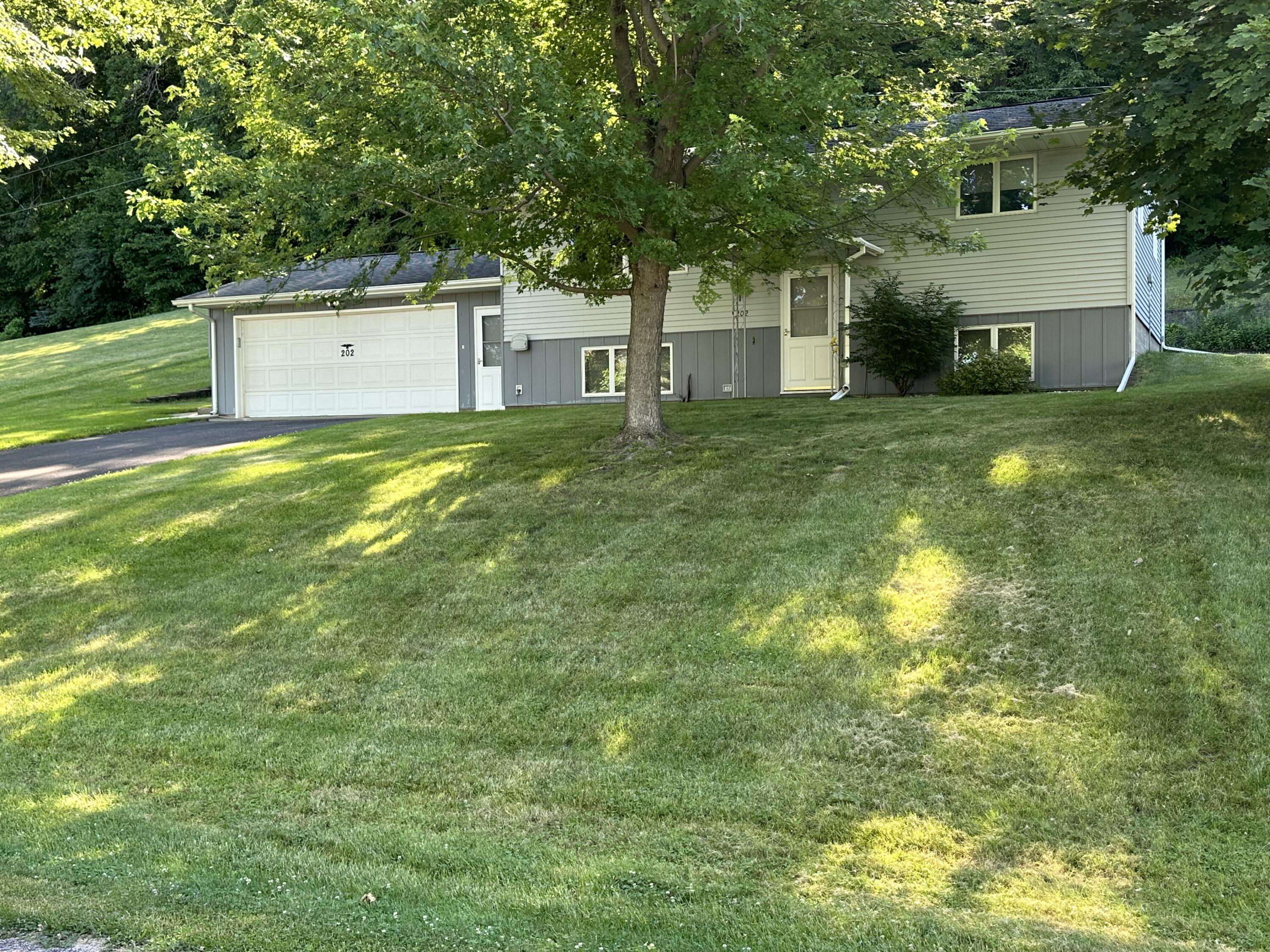 202 Vista Alma WI 54610 1881085 image1