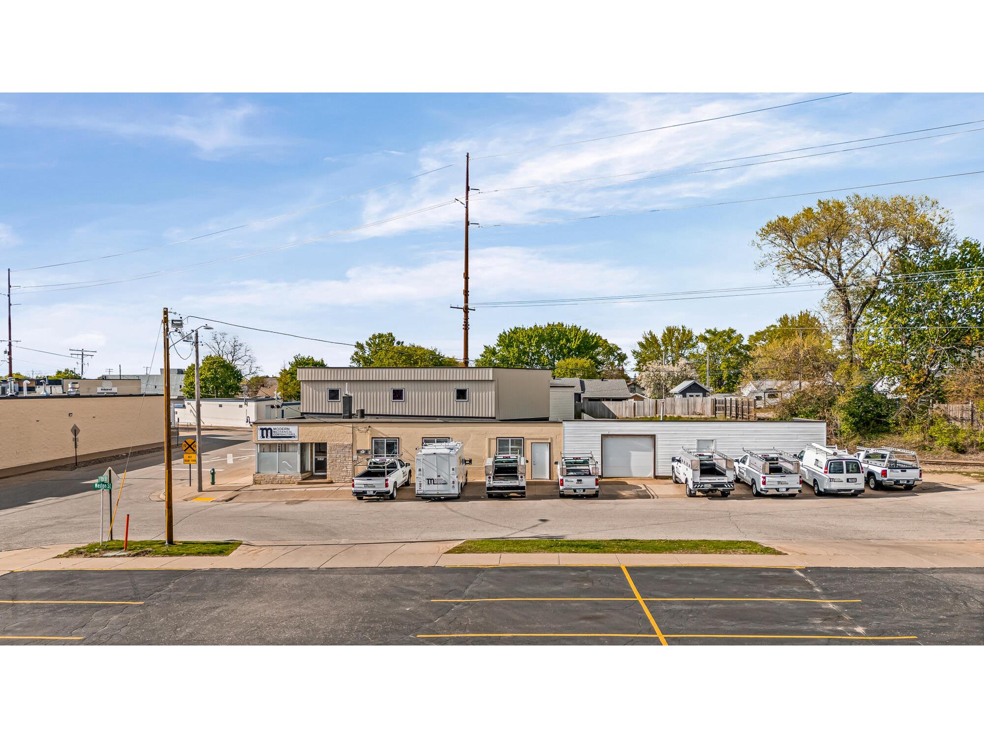 2023 13th La Crosse WI 54601 1961862 image3