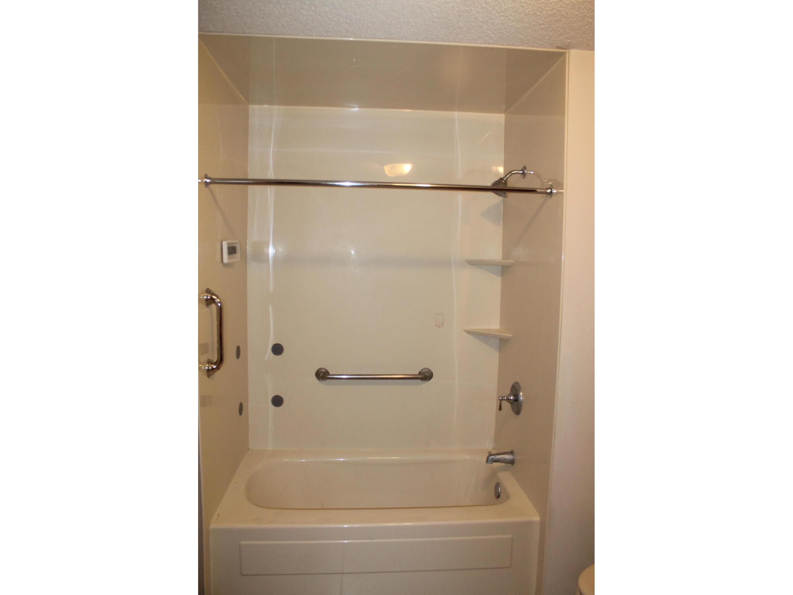 2027 Charles La Crosse WI 54603 1943666 image19