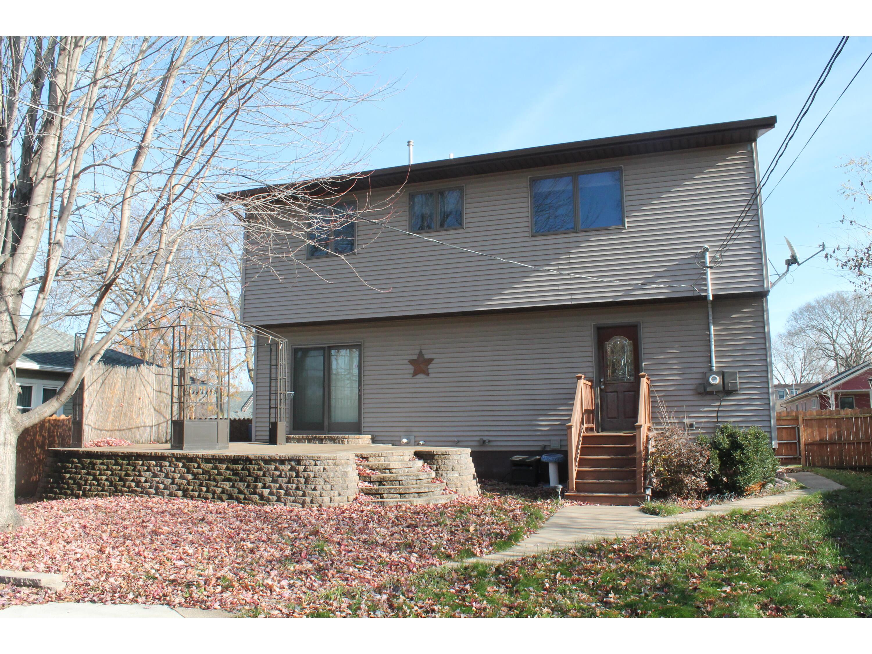 2027 Charles La Crosse WI 54603 1943666 image25