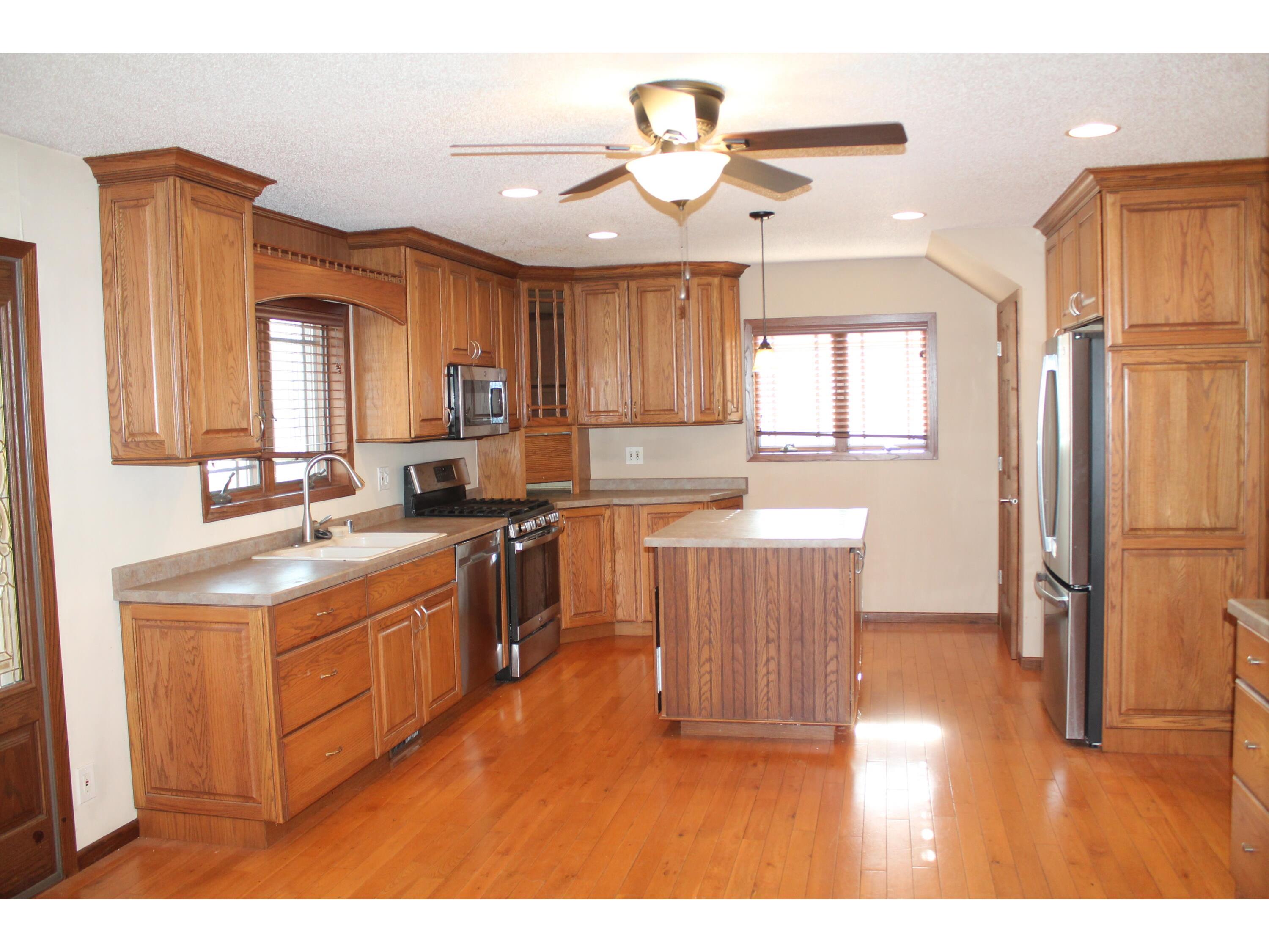 2027 Charles La Crosse WI 54603 1943666 image3