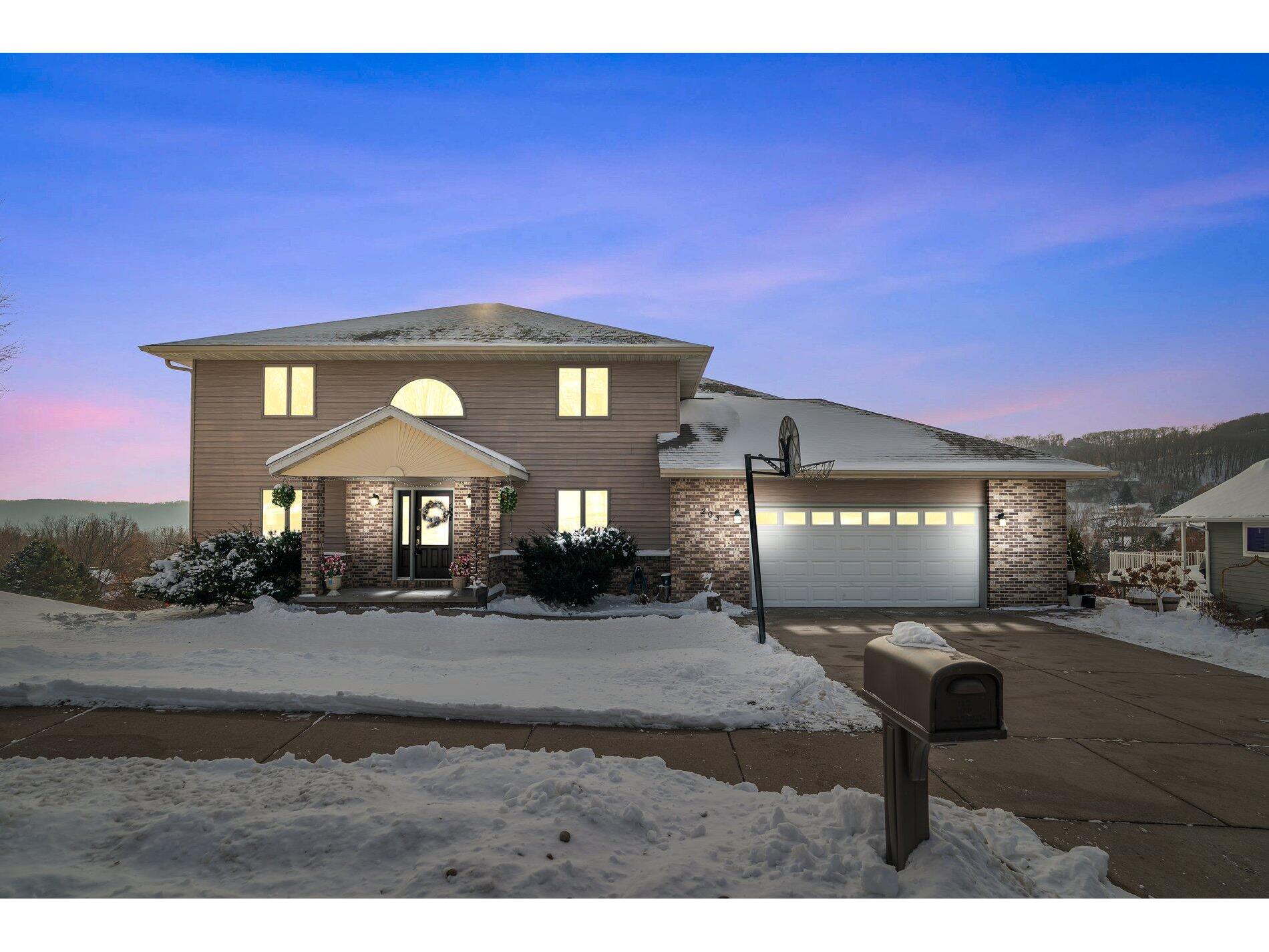 203 Eagles Bluff La Crescent MN 55947 1944436 image2