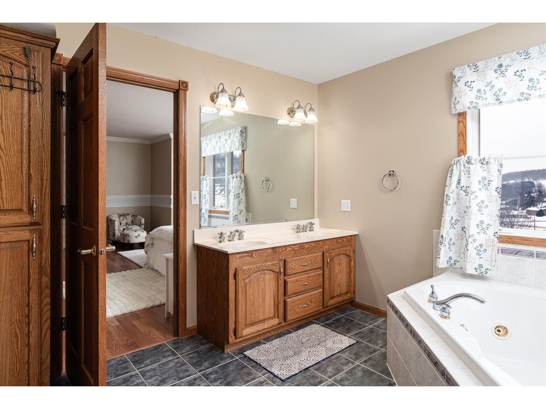 203 Eagles Bluff La Crescent MN 55947 1944436 image22
