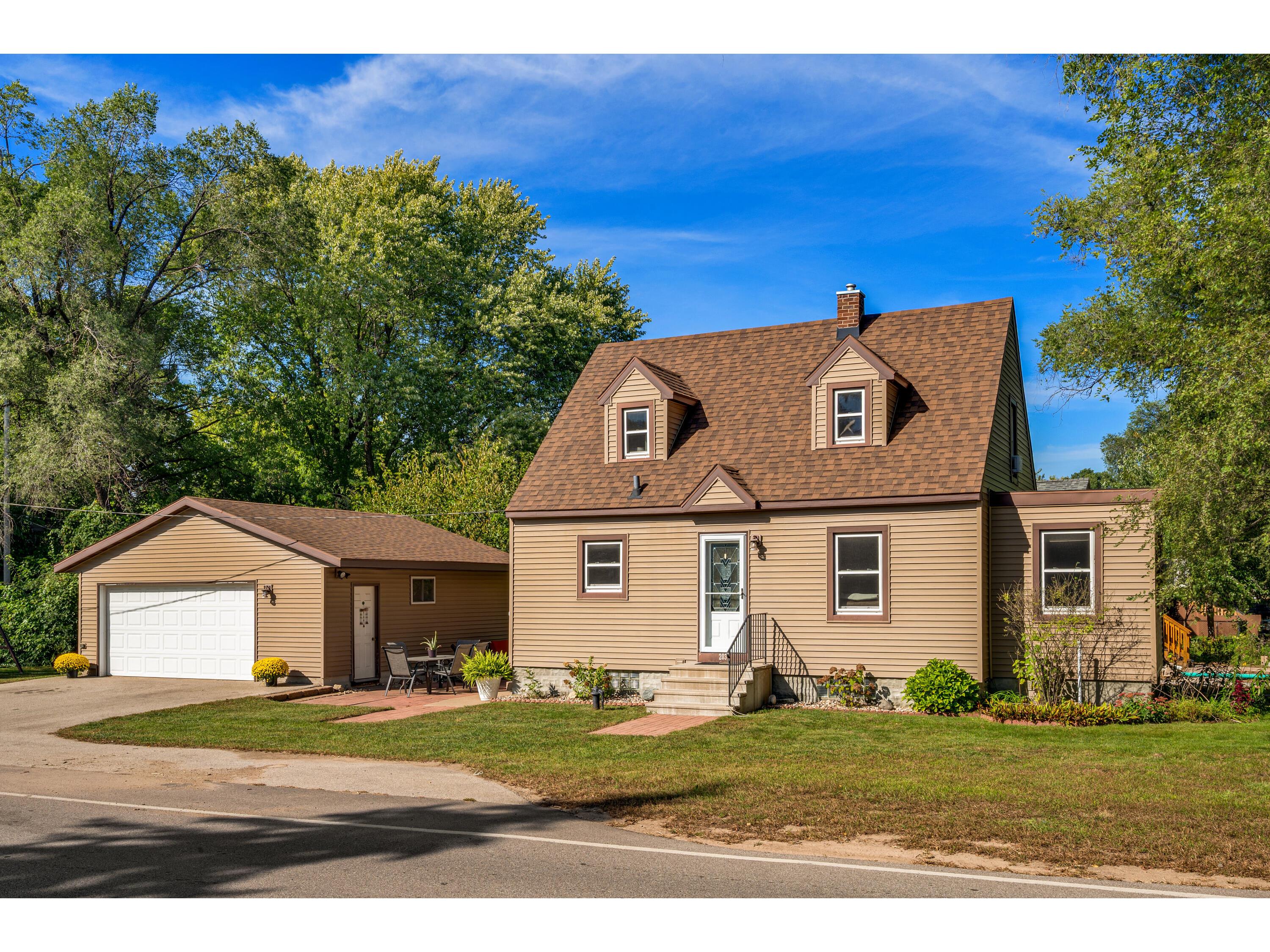 203 Goddard Campbell WI 54603 1937387 image1