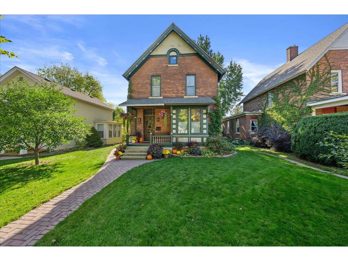 205 E Wabasha Winona MN 55987 1854828 image1