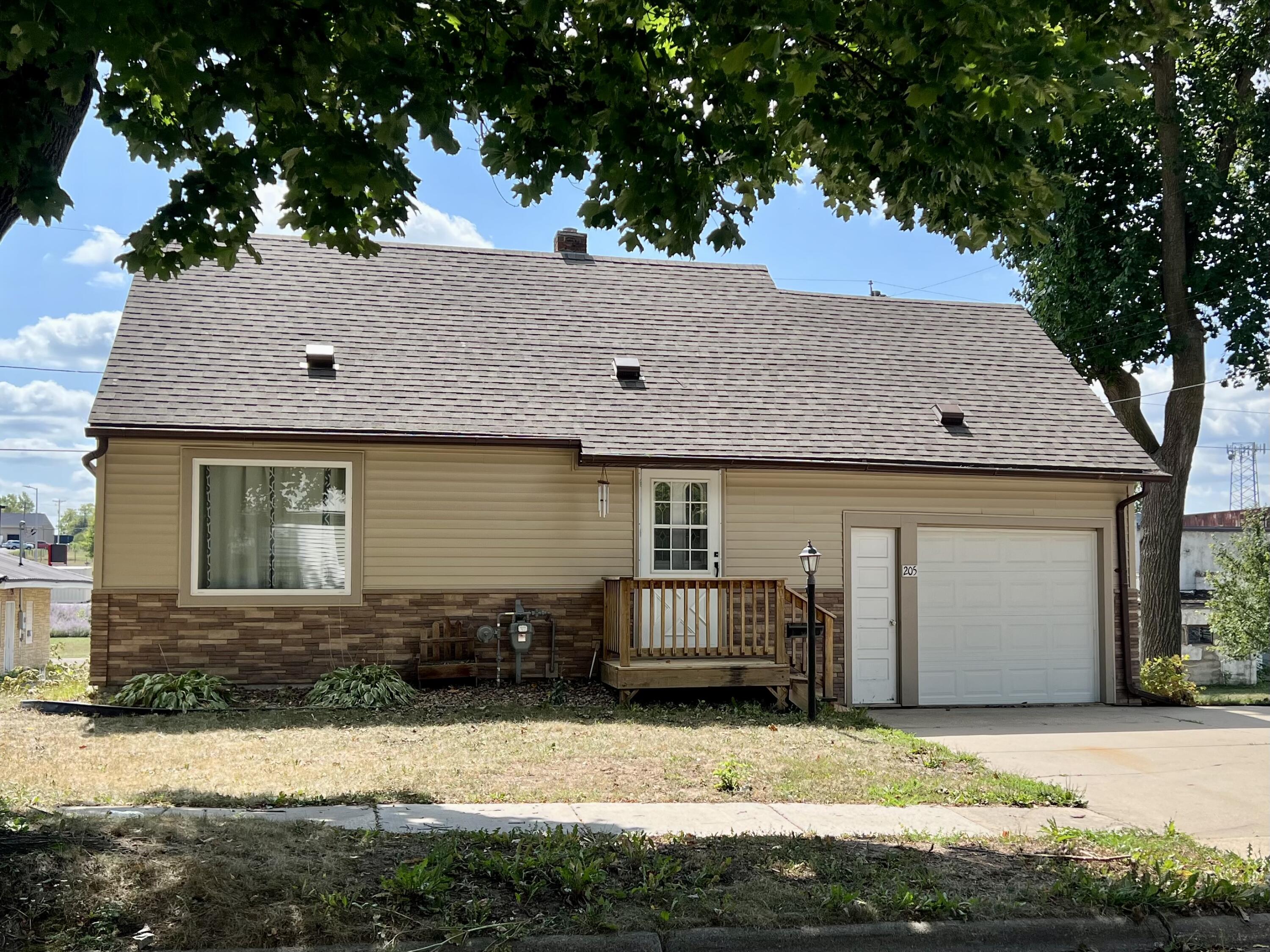 205 S Circle Viroqua WI 54665 1851650 image1