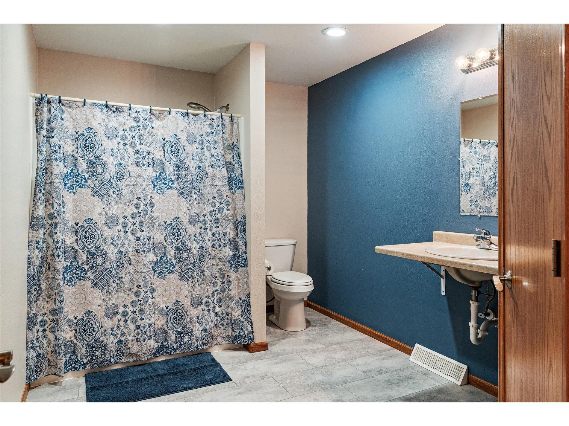 206 N Shird La Farge WI 54639 1949653 image13