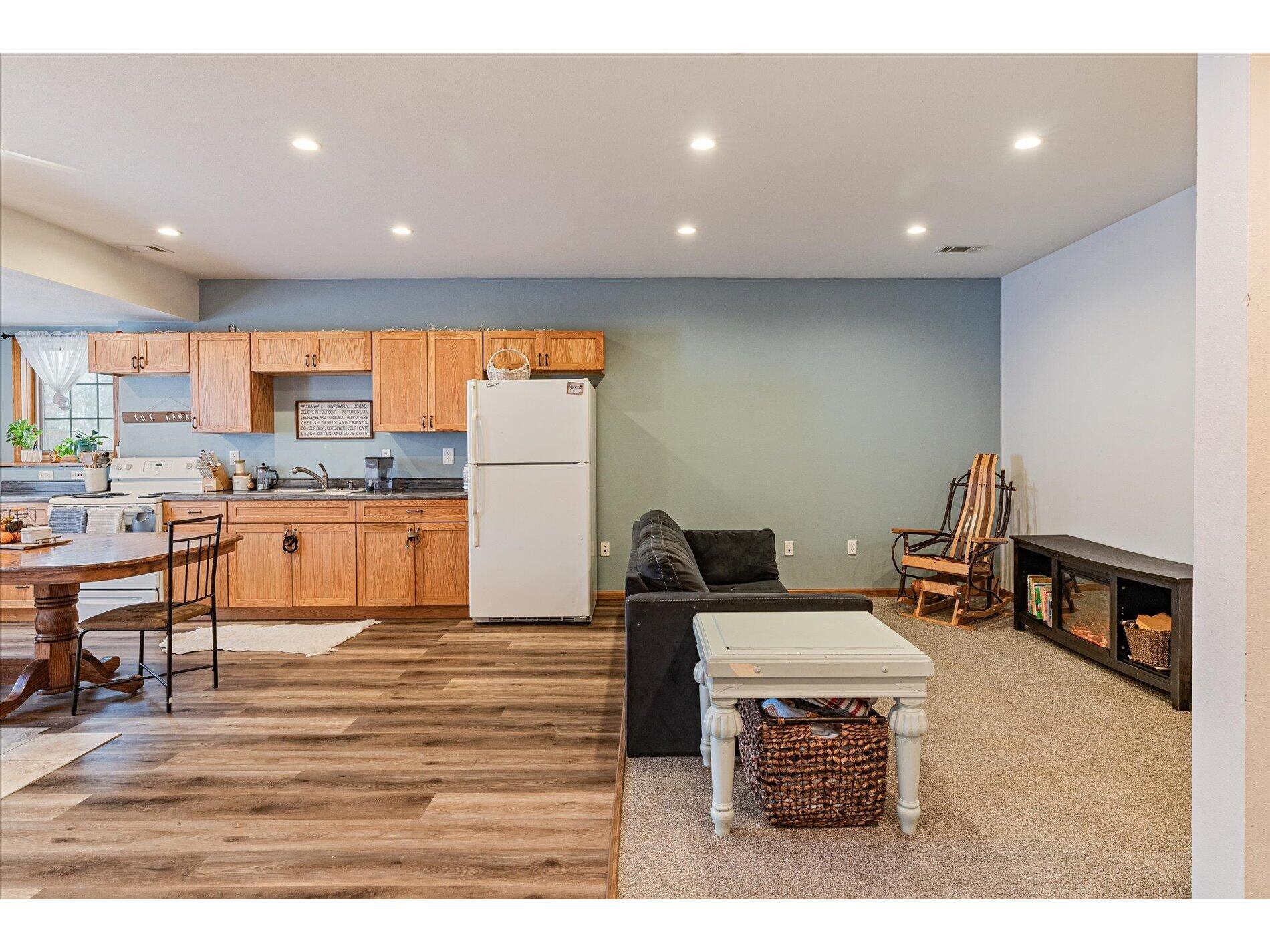 206 N Shird La Farge WI 54639 1949653 image23