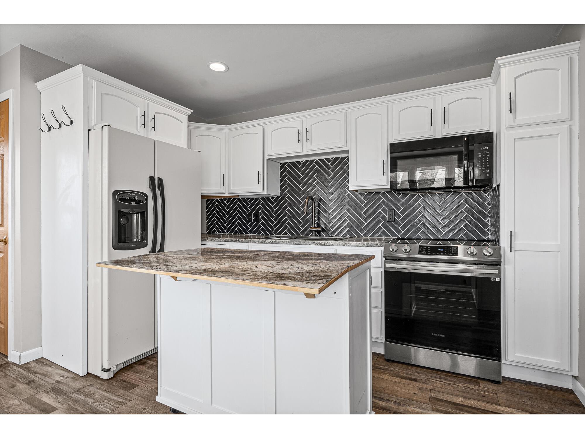 207 West Holmen WI 54636 1958963 image10