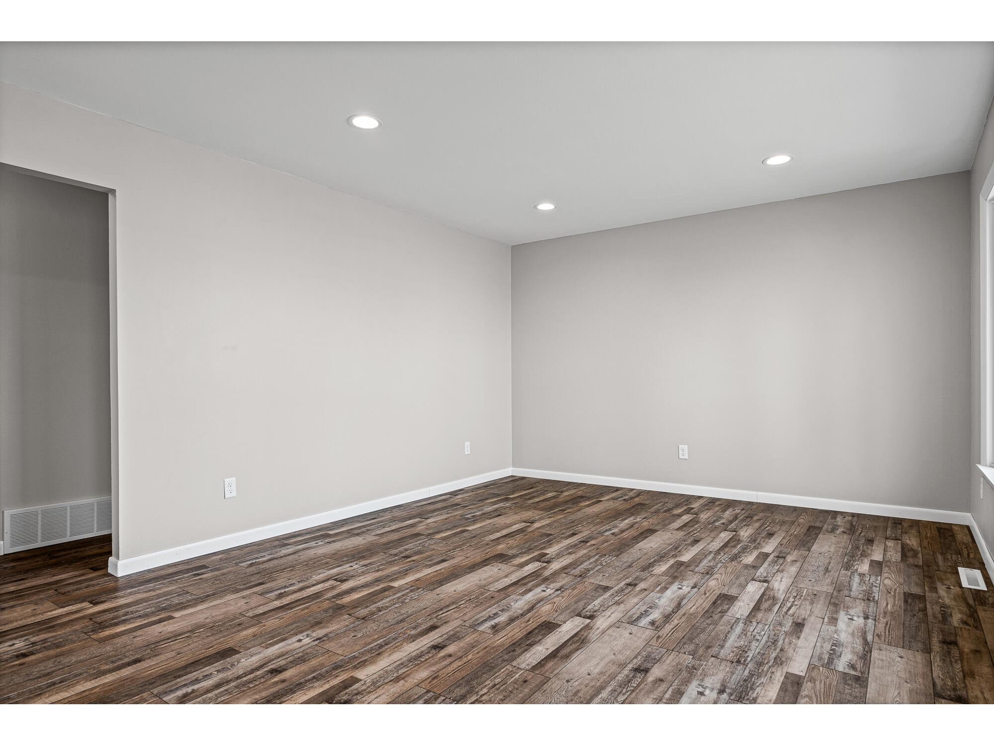 207 West Holmen WI 54636 1958963 image7