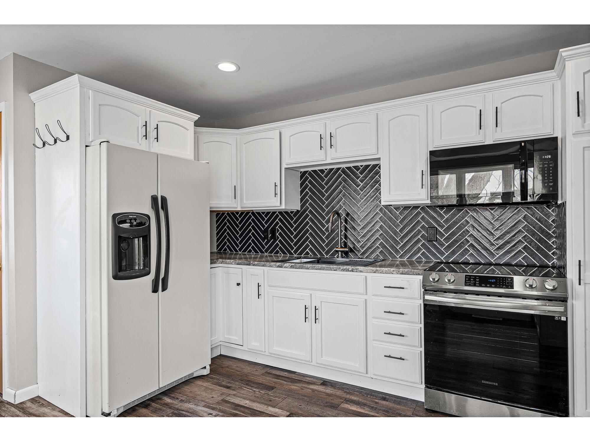 207 West Holmen WI 54636 1958963 image9