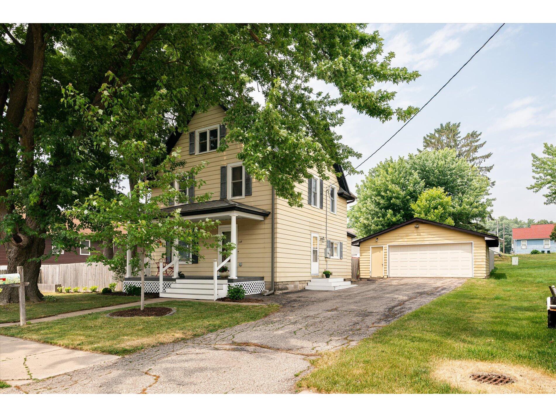 208 W Park Westby WI 54667 1840584 image1