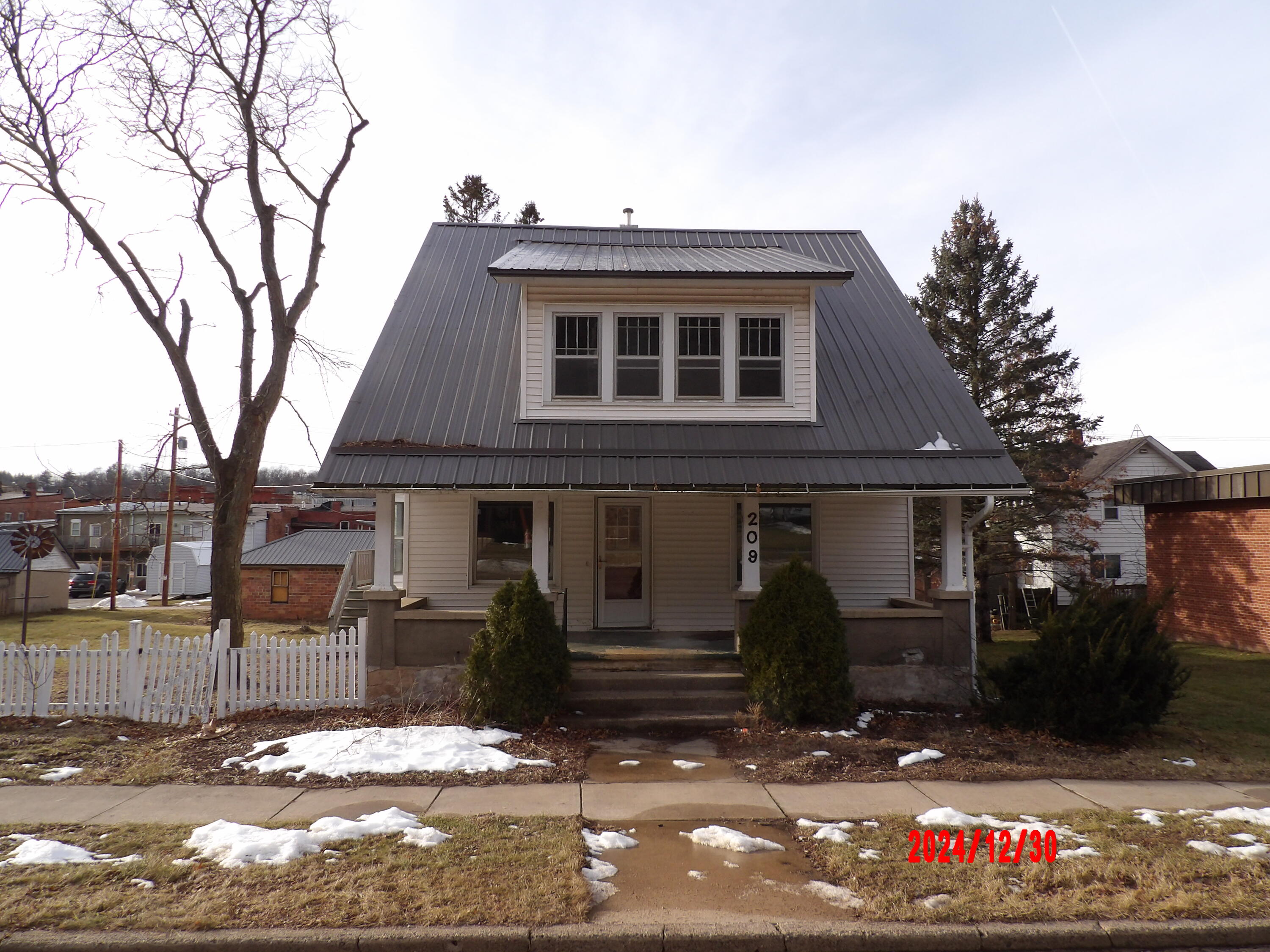 209 N East Wonewoc WI 53968 1904764 image1