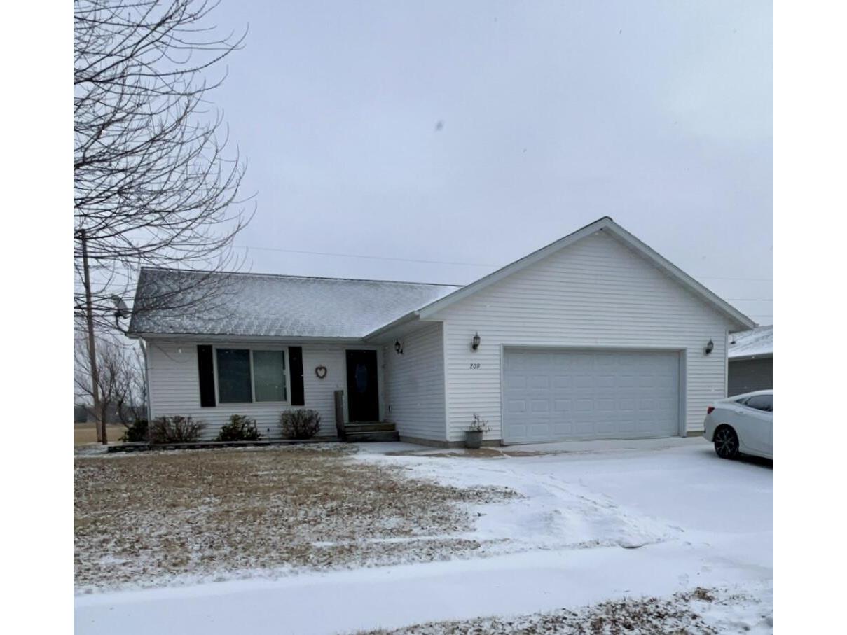209 Nicholas Tomah WI 54660 1908237 image1