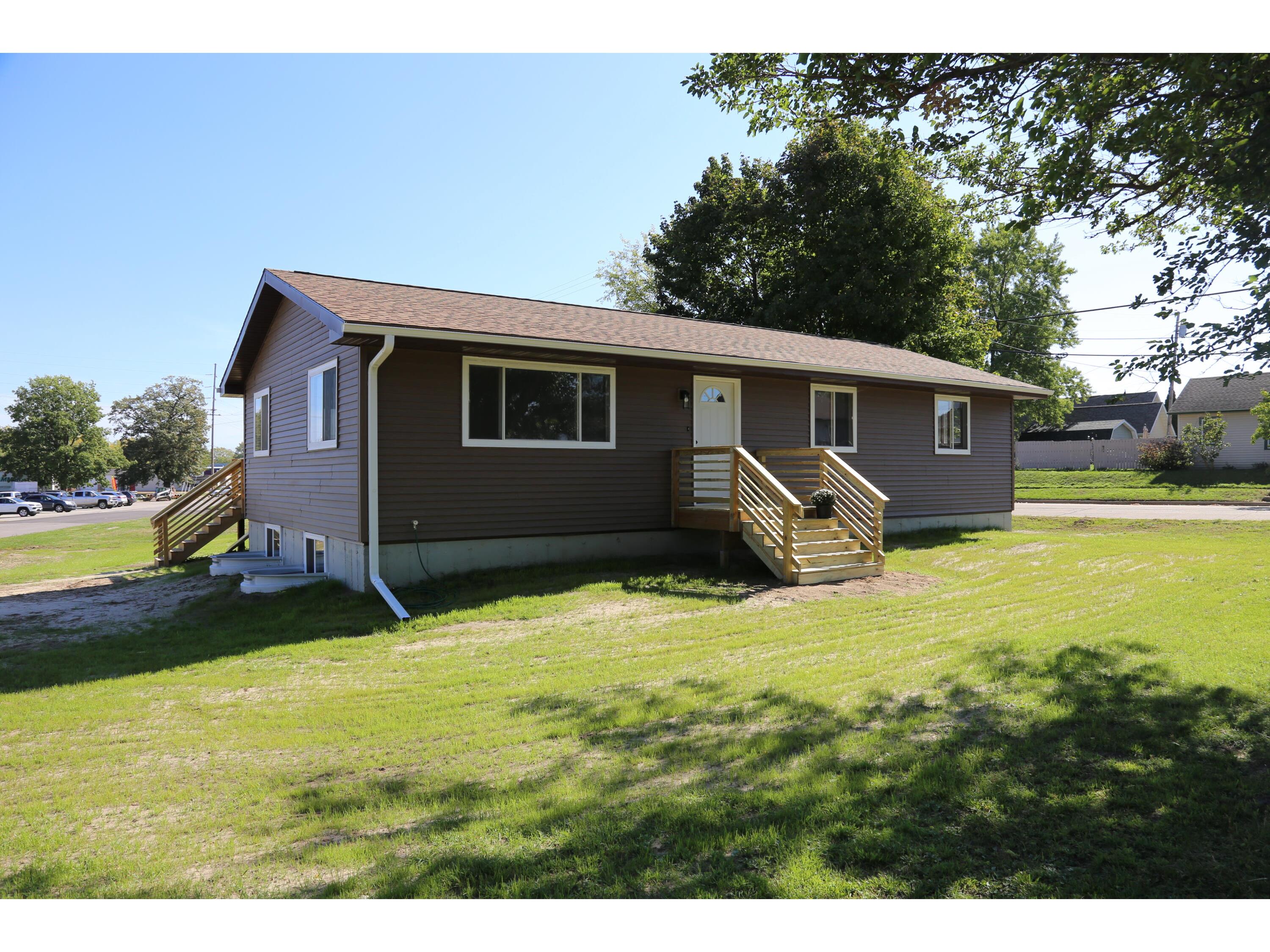209 W Benton Tomah WI 54660 1852664 image1