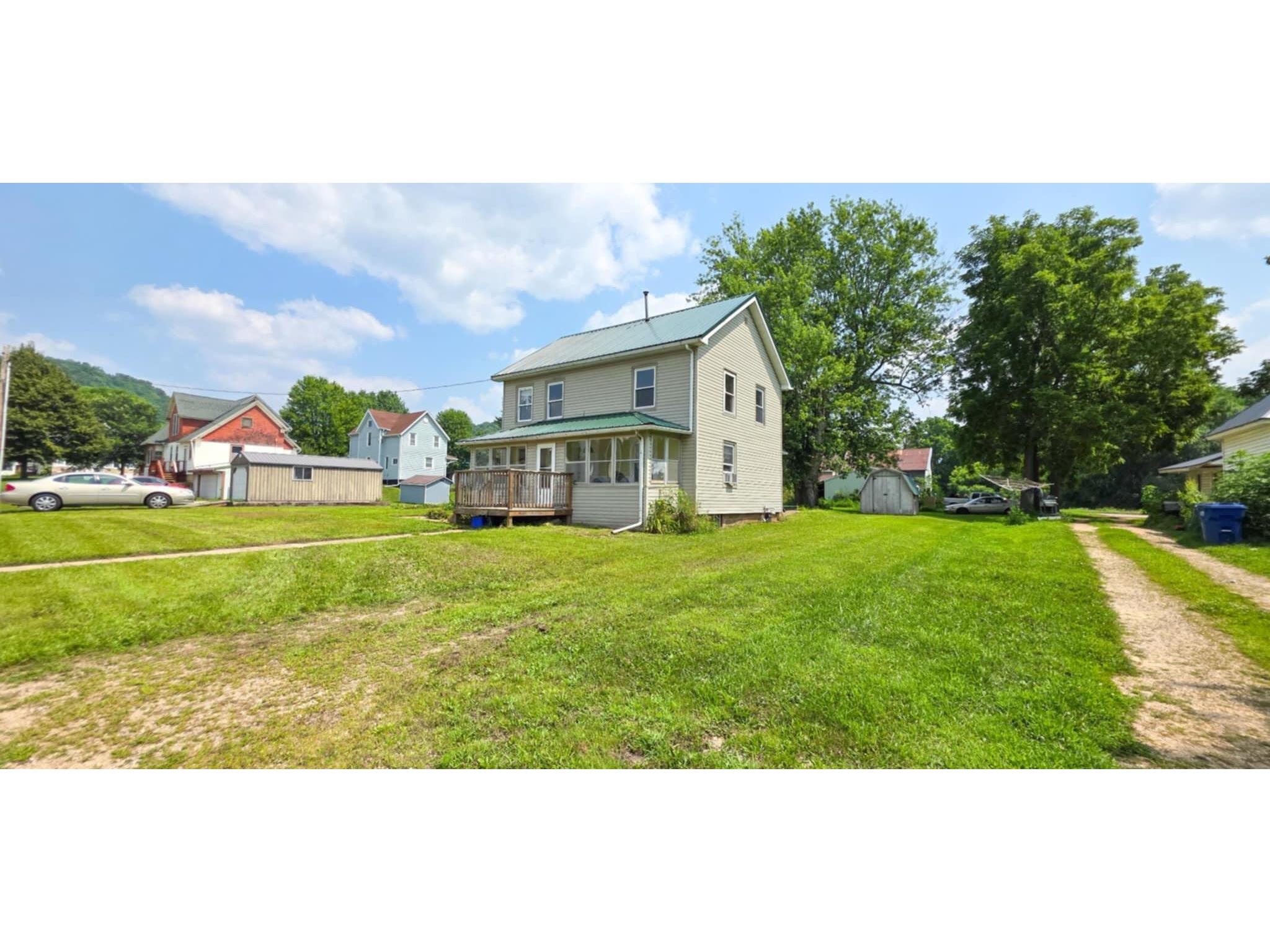 210 N Cushman Viola WI 54664 1929433 image1