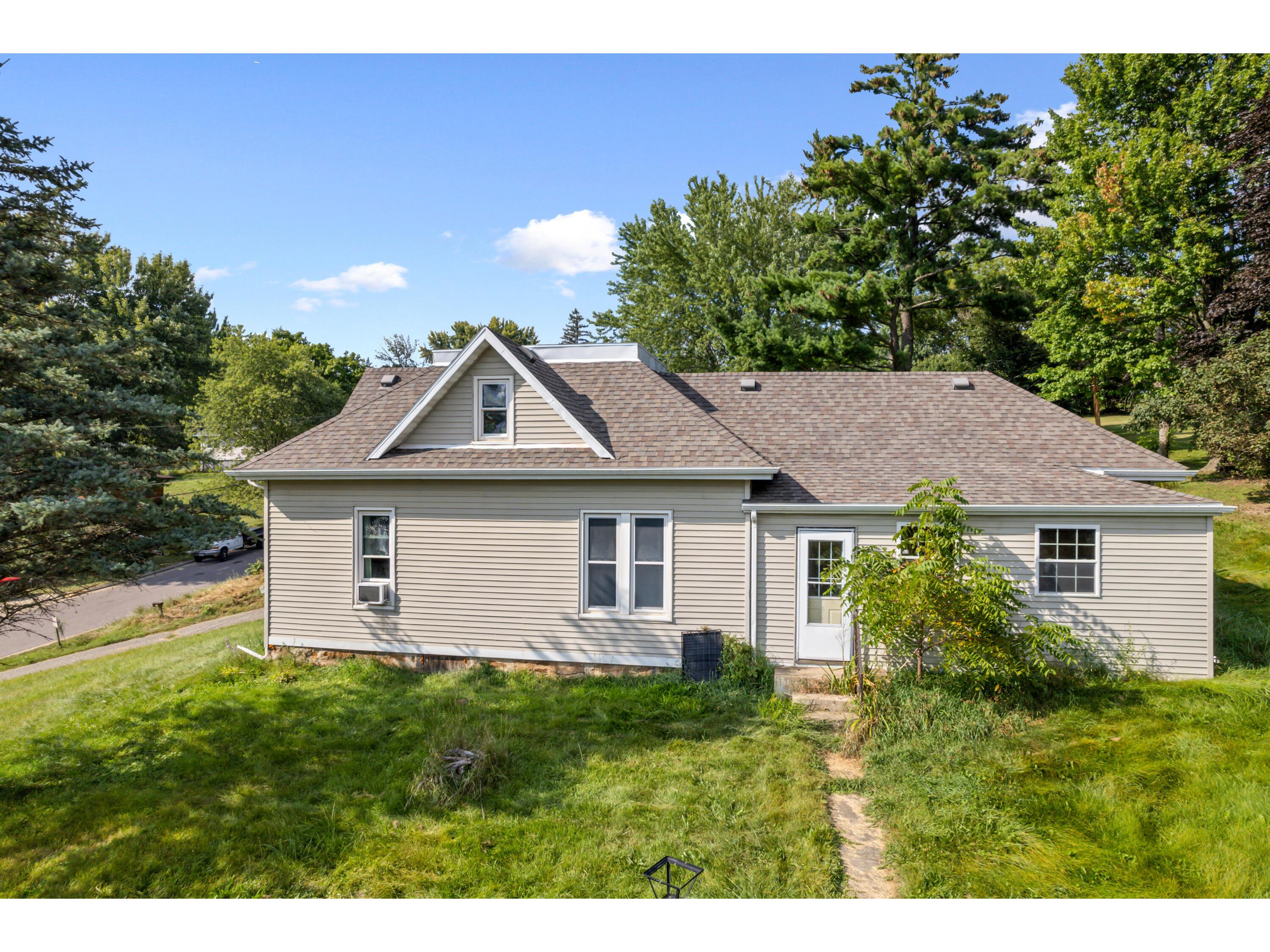 210 W Elroy Elroy WI 53929 1889420 image1