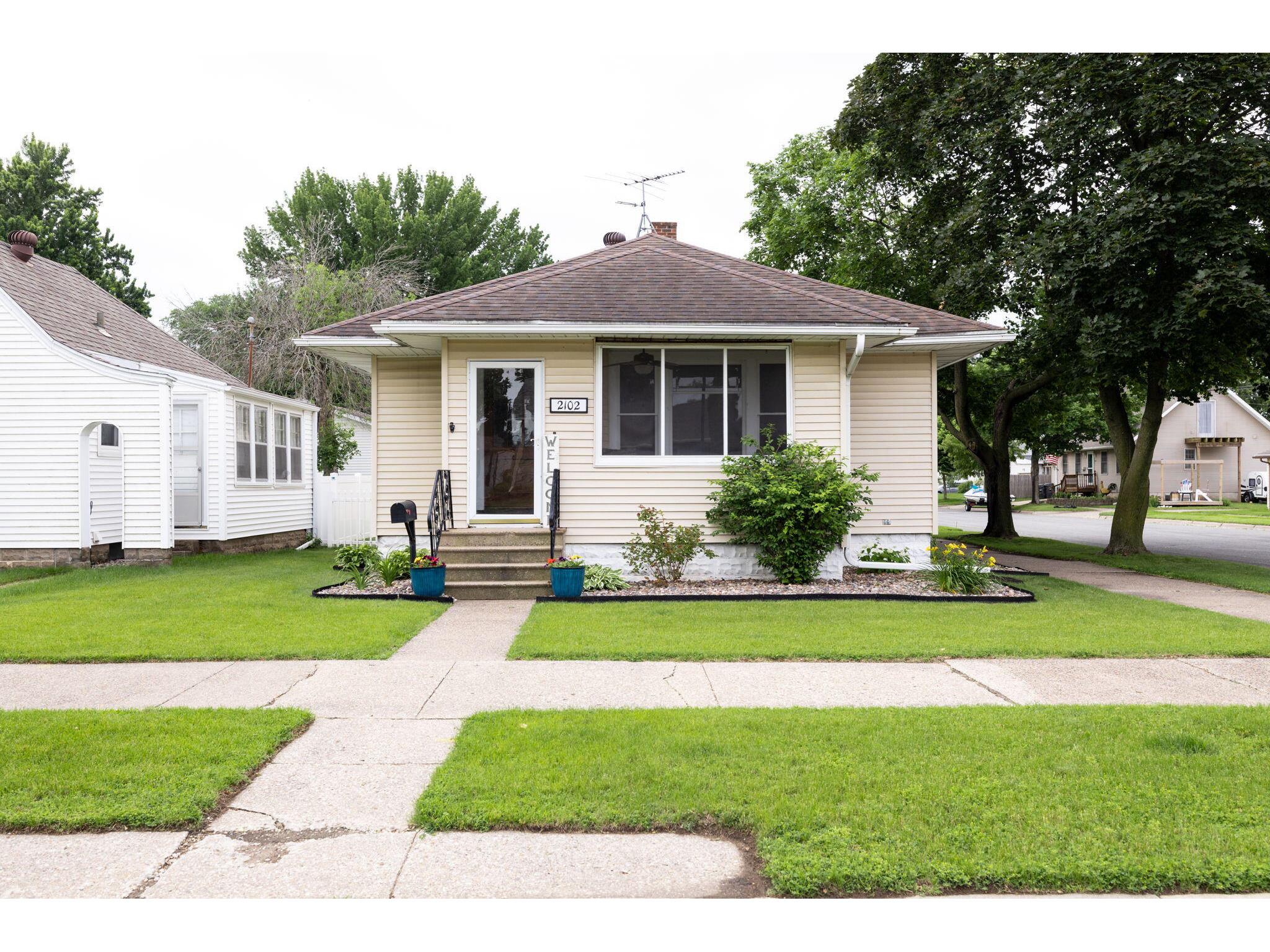 2102 Winnebago La Crosse WI 54601 1880357 image1