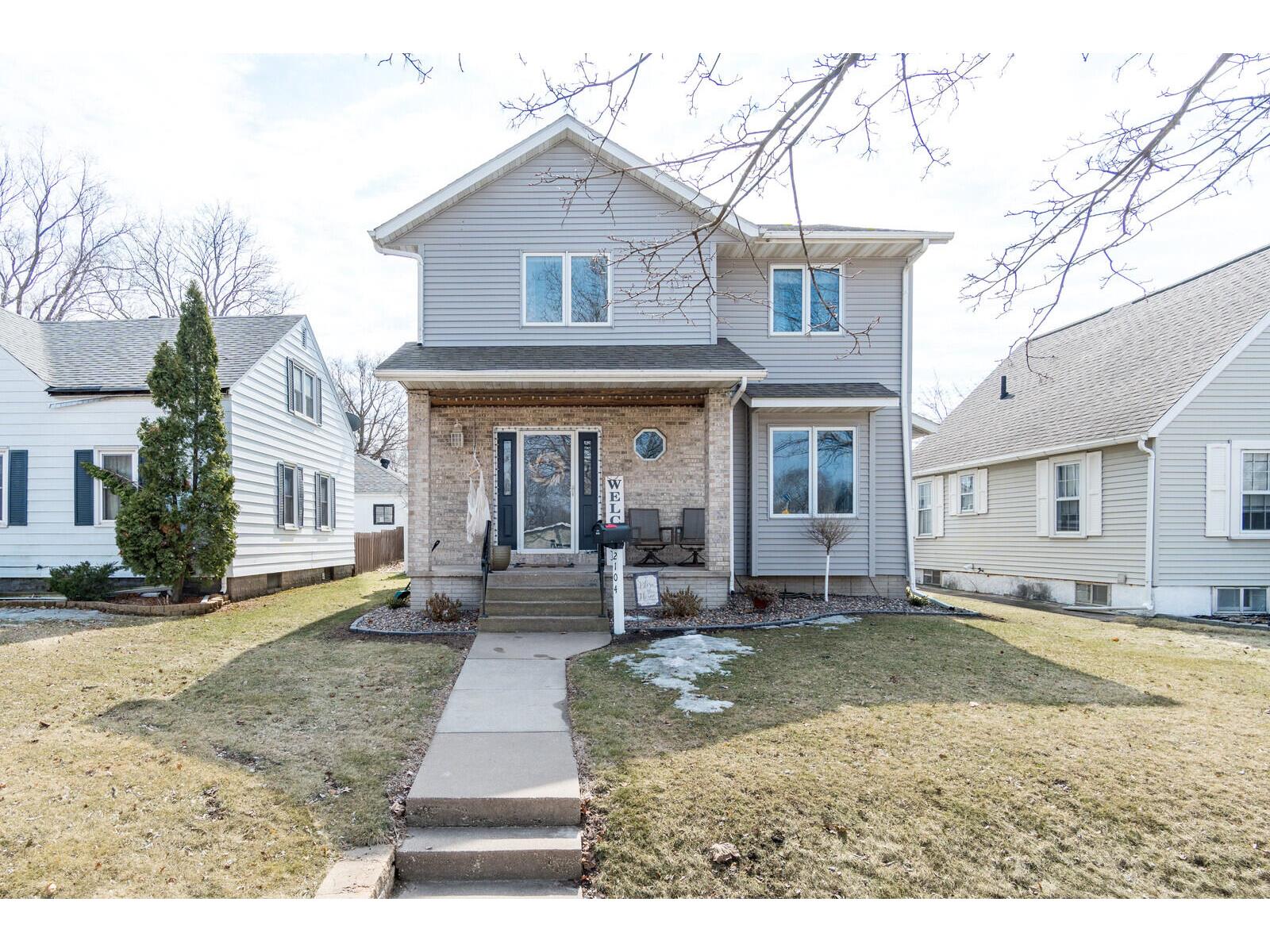 2104 Adams La Crosse WI 54601 1828819 image1