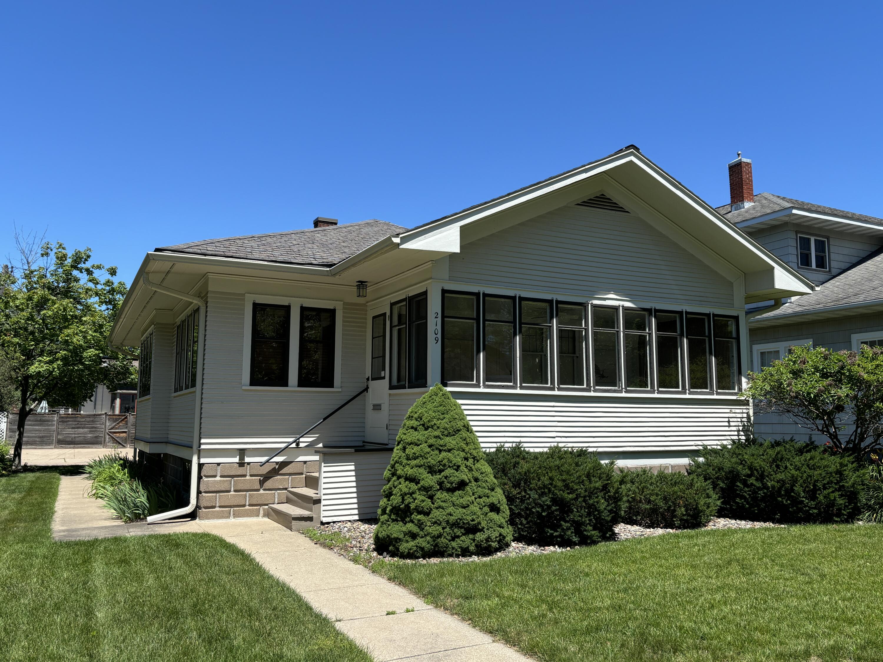 2109 Grandview La Crosse WI 54601 1882204 image1