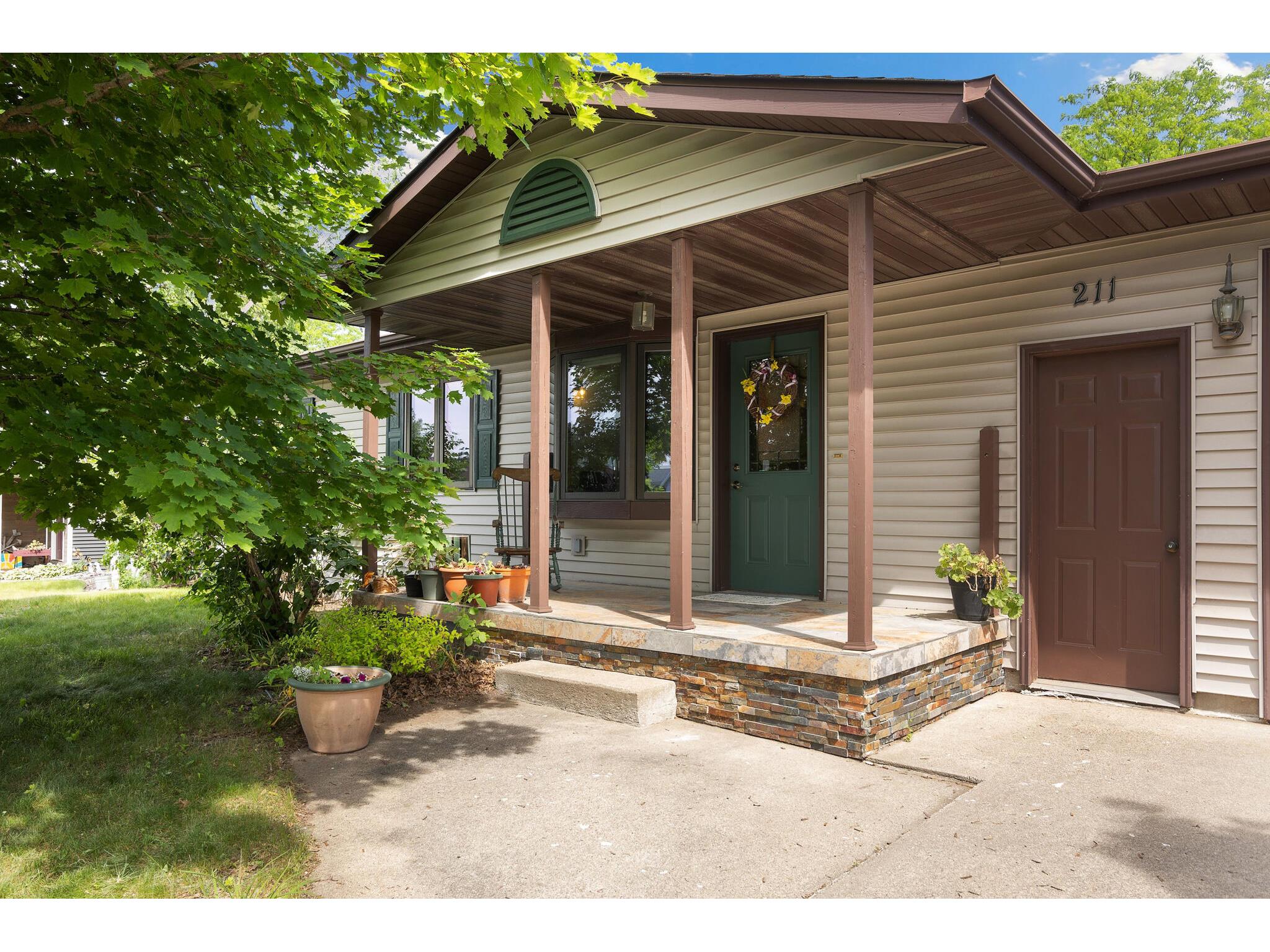 211 Johnson Holmen WI 54636 1836504 image1