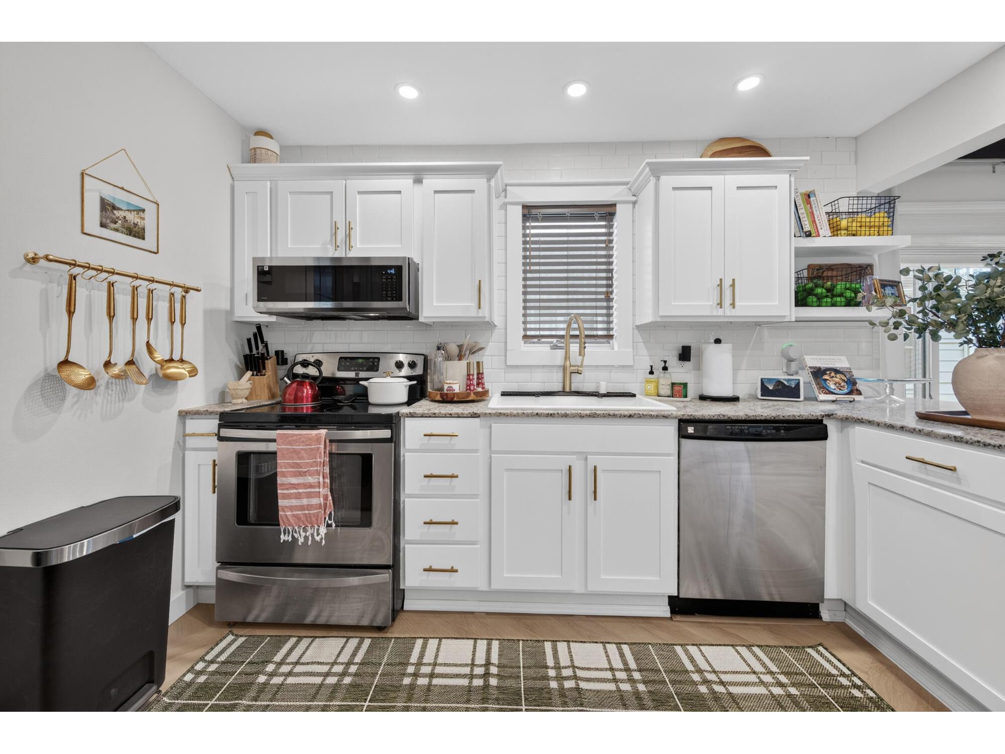 2110 Market La Crosse WI 54601 1968949 image18
