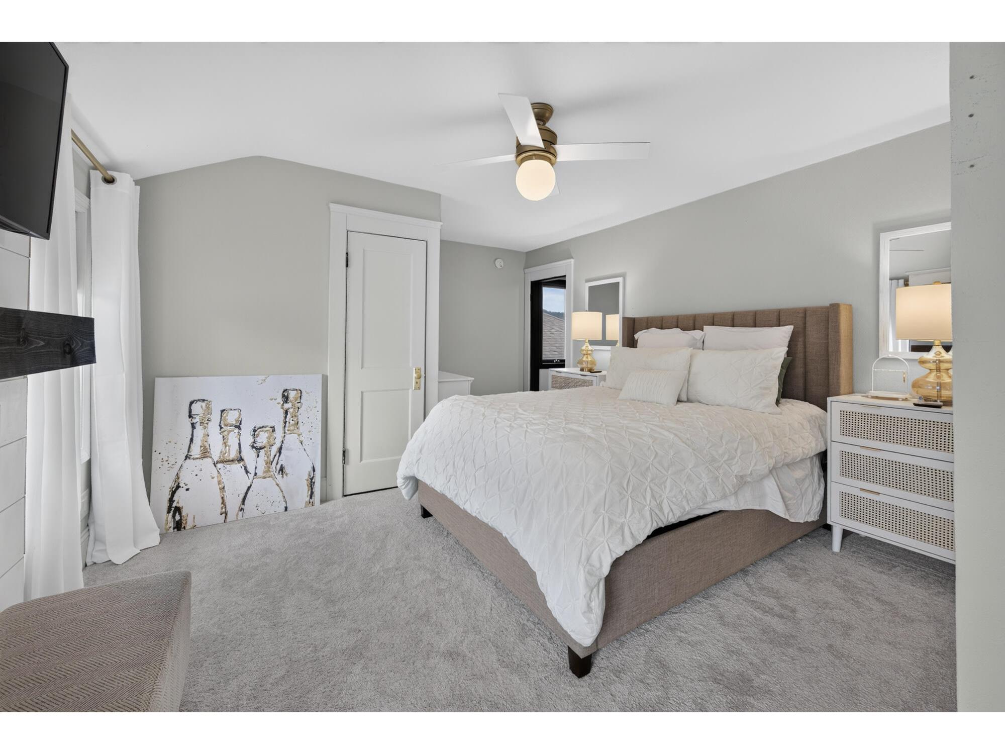 2110 Market La Crosse WI 54601 1968949 image24