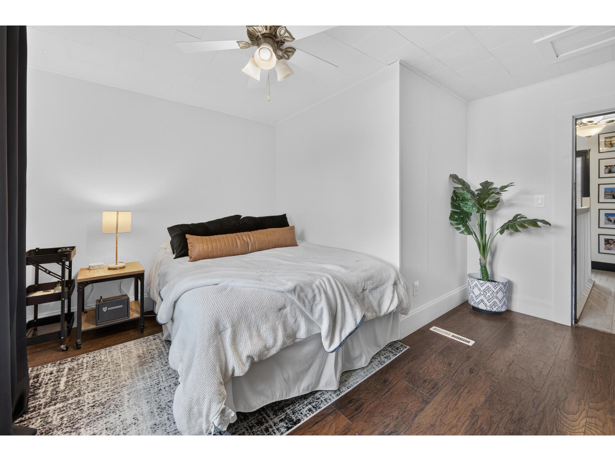 2110 Market La Crosse WI 54601 1968949 image25