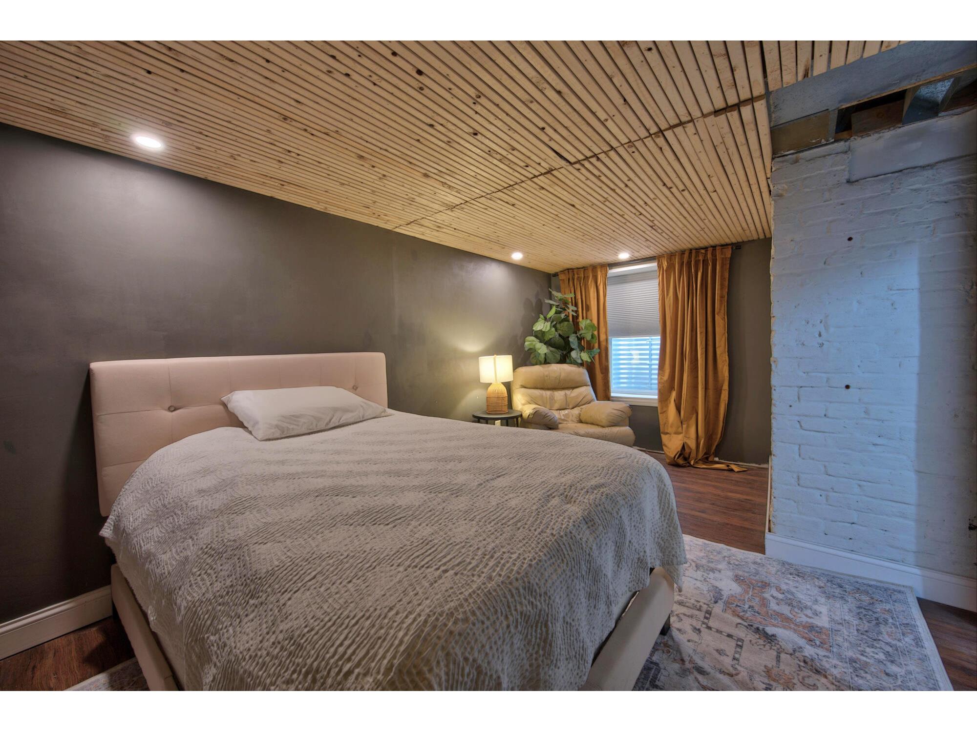 2110 Market La Crosse WI 54601 1968949 image30