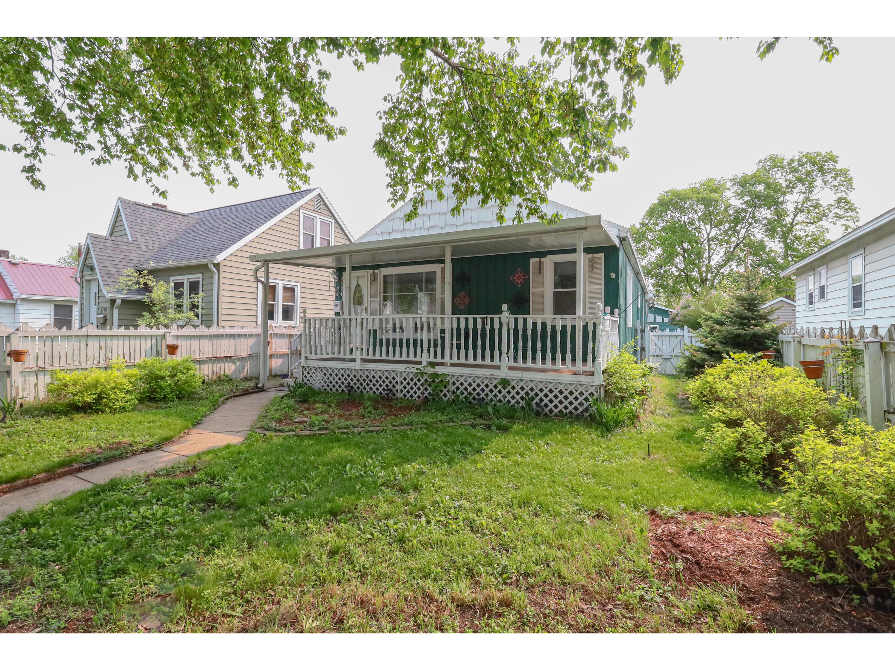 2114 Charles La Crosse WI 54603 1835064 image1