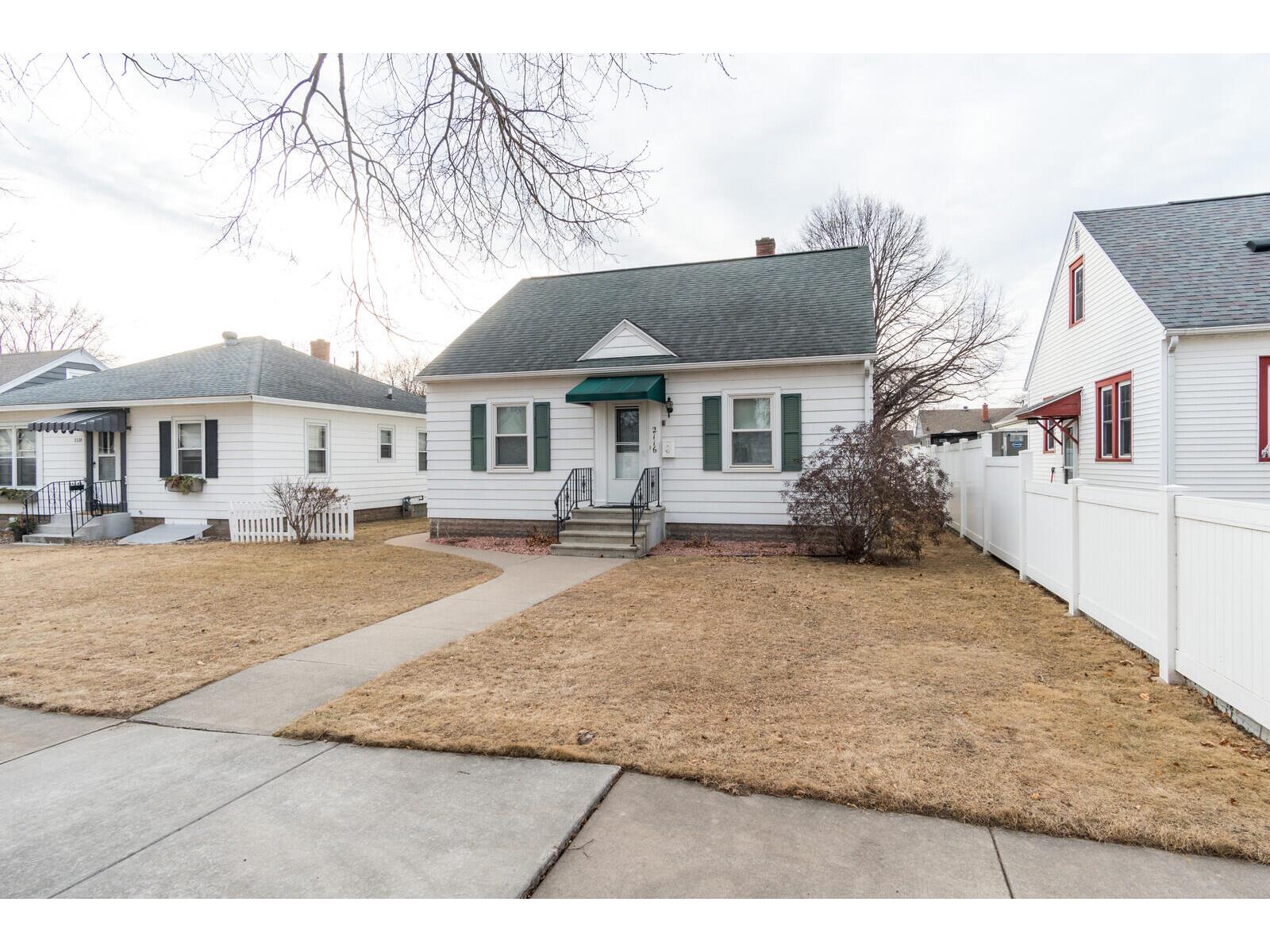 2116 15th La Crosse WI 54601 1908188 image1