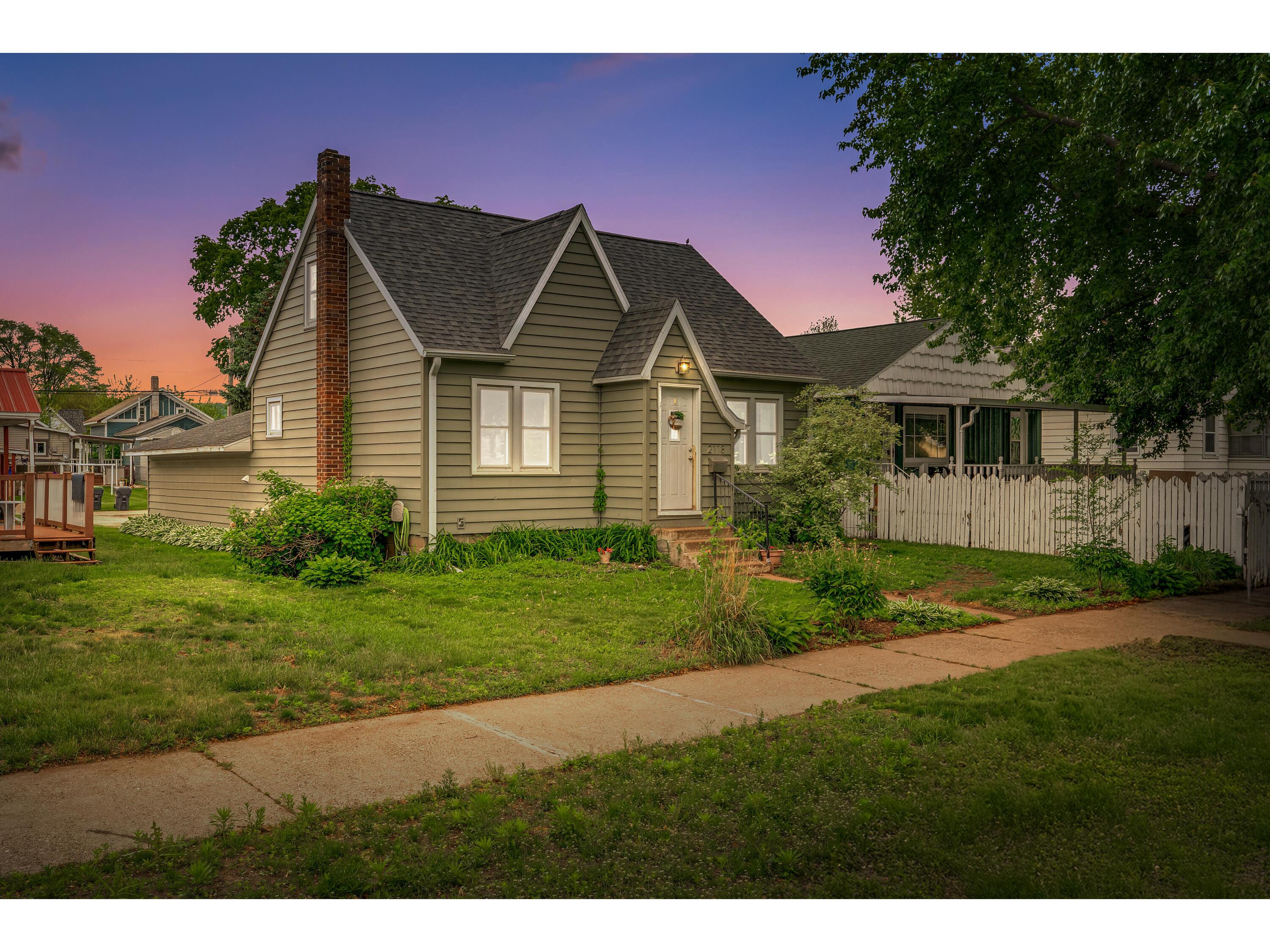 2118 Charles La Crosse WI 54603 1919852 image1