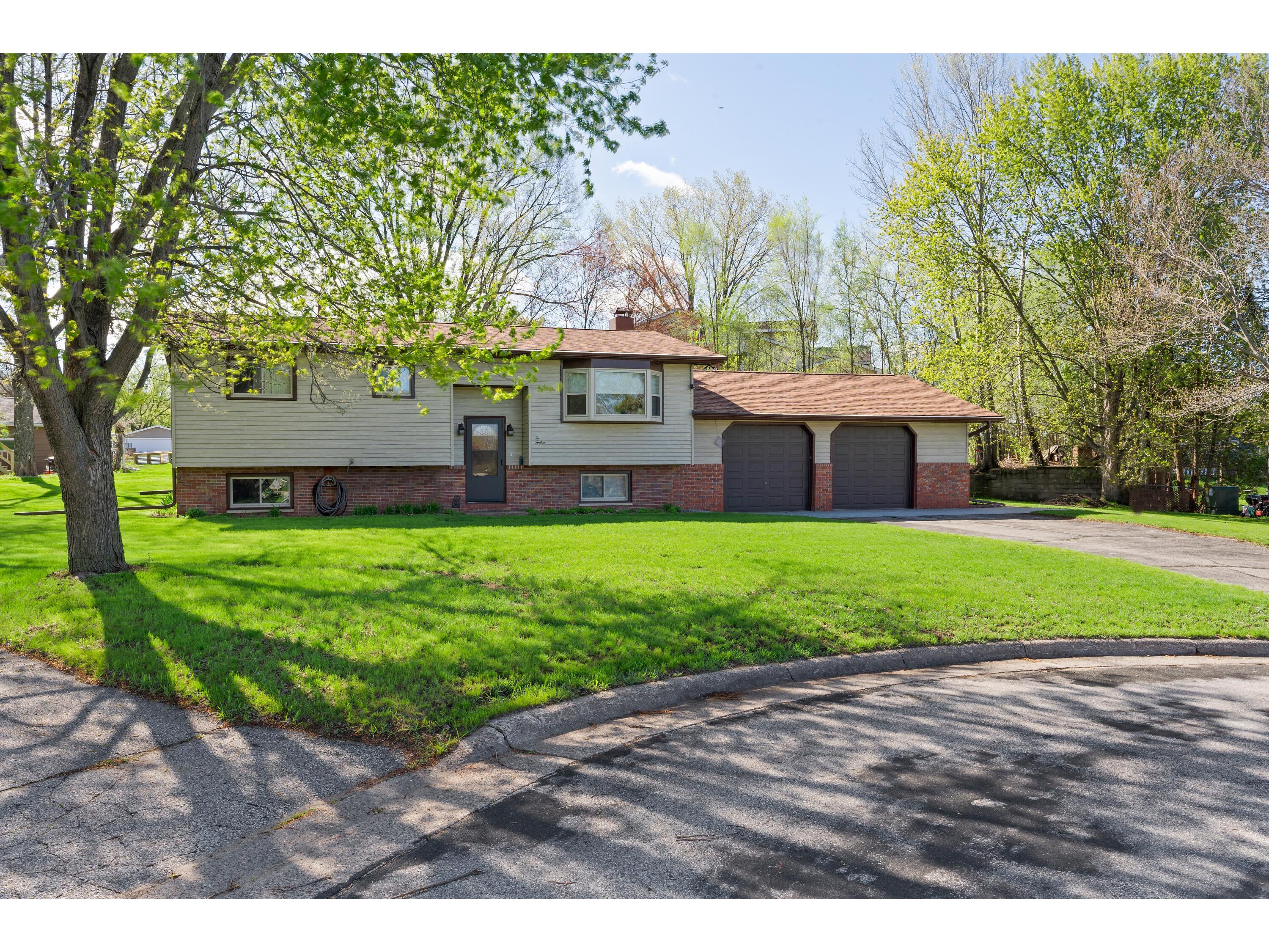 212 Viking, Holmen, WI, 54636 MLS 1873329 Edina Realty