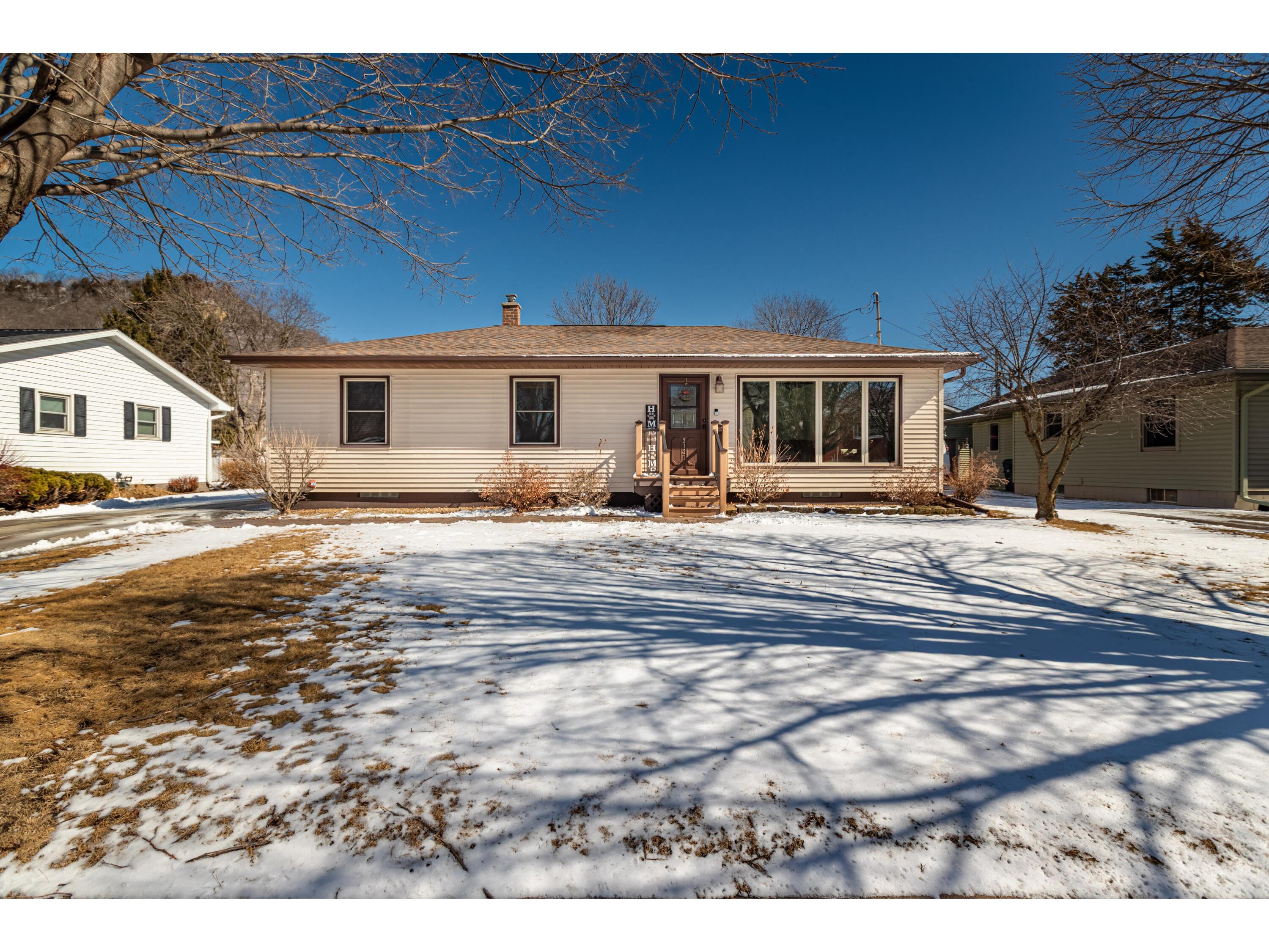 2121 31st La Crosse WI 54601 1909035 image1