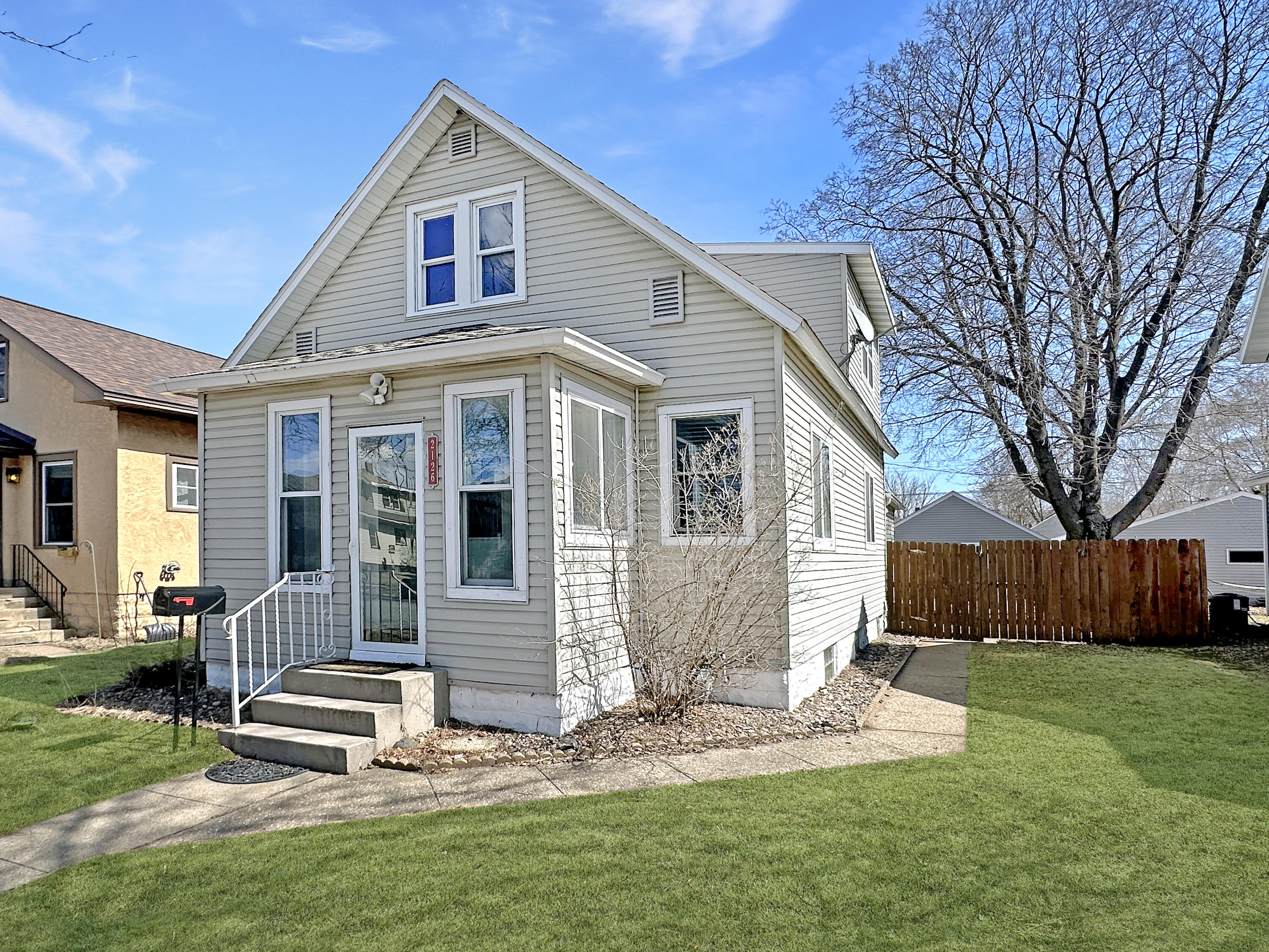 2126 Loomis La Crosse WI 54603 1911412 image1