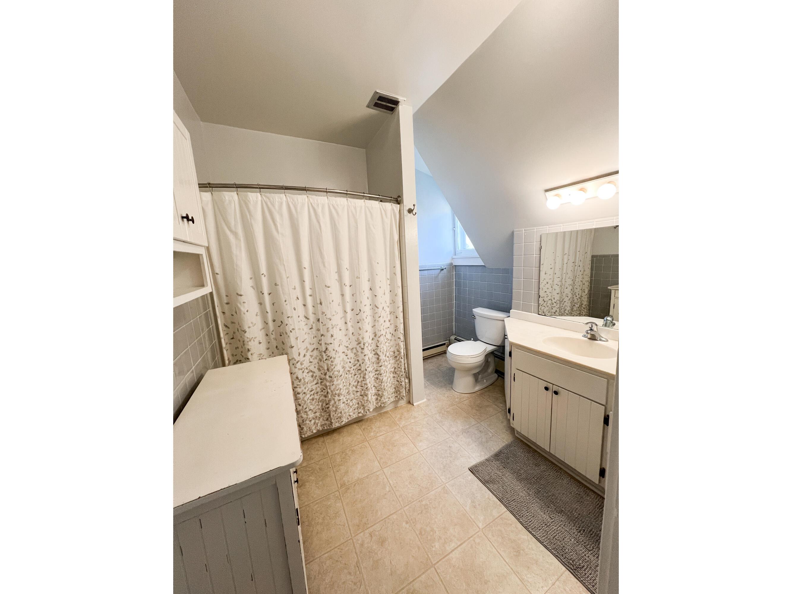 2126 Market La Crosse WI 54601 1965356 image25