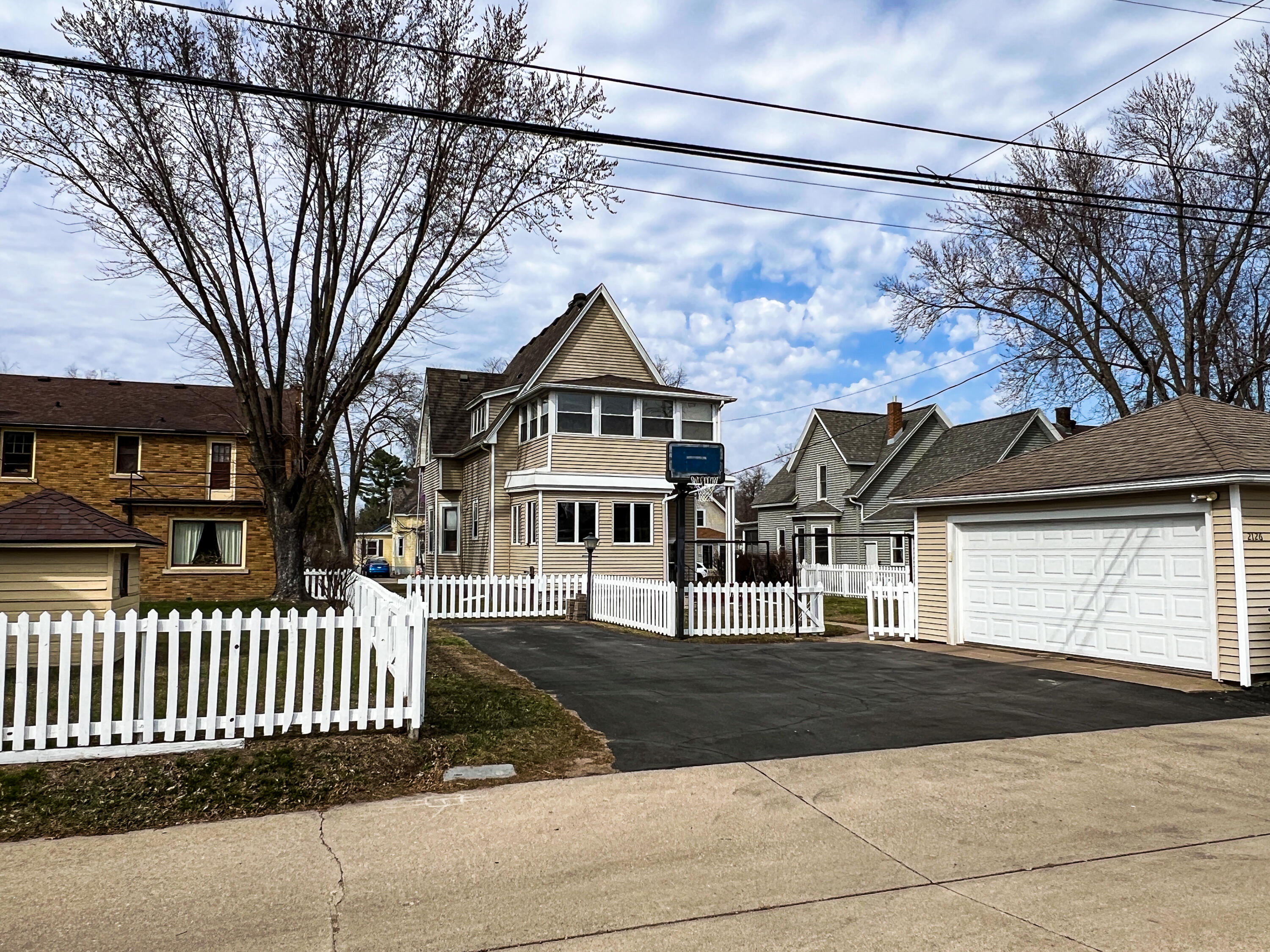 2126 Market La Crosse WI 54601 1965356 image36