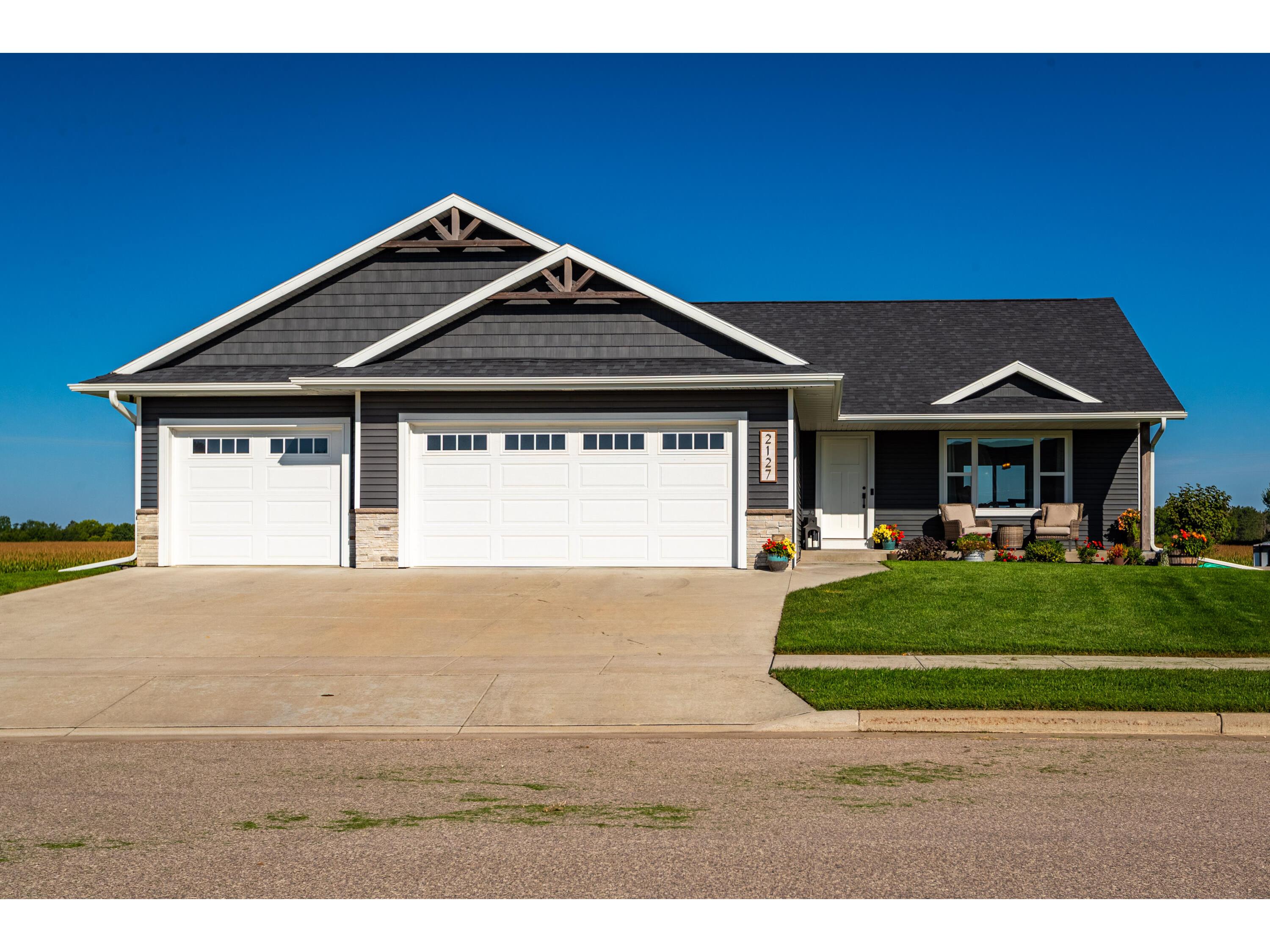 2127 Spakenburg Holmen WI 54636 1932707 image1