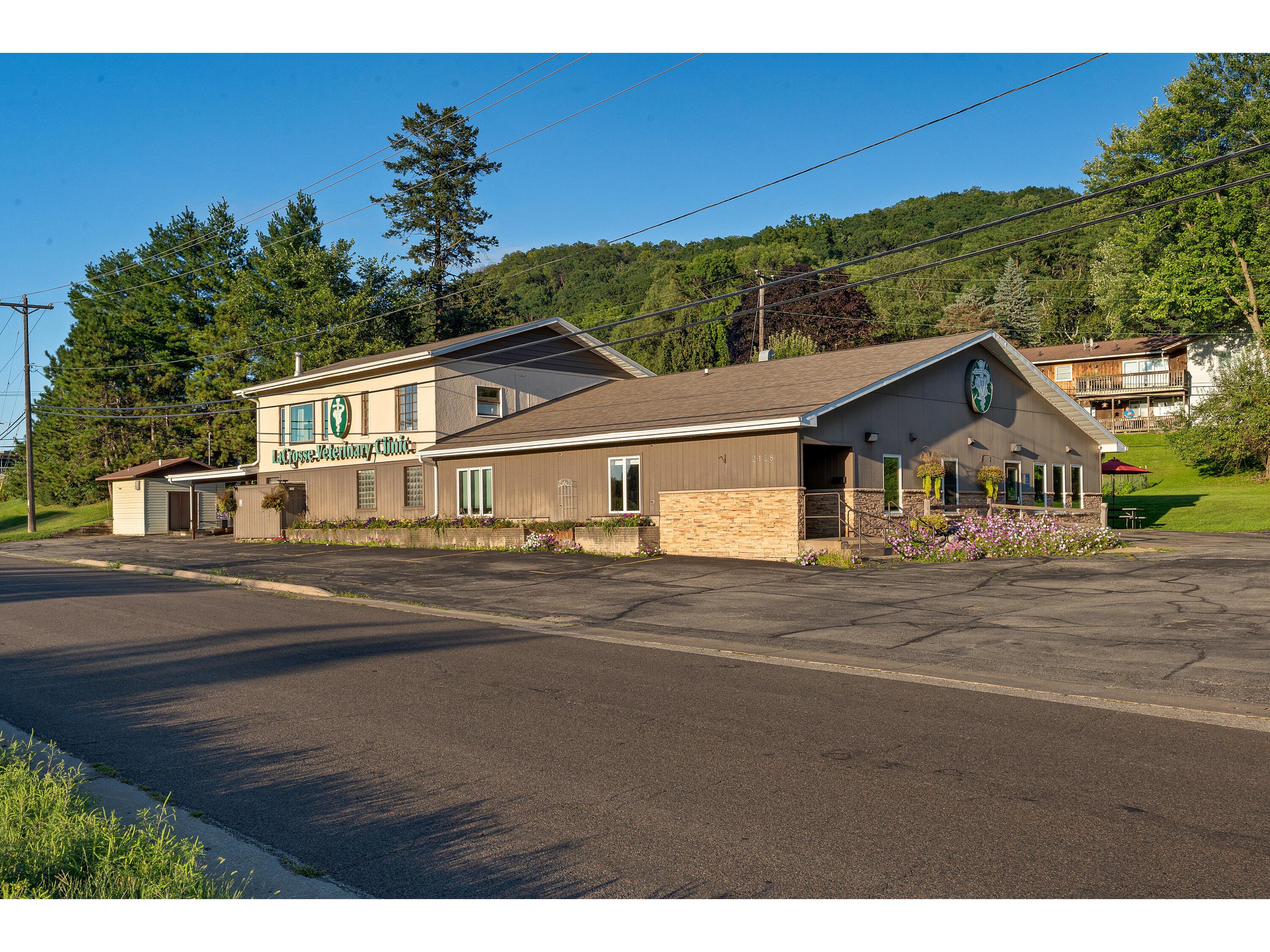 2128-2130 State Road 16 La Crosse WI 54601 1933103 image1