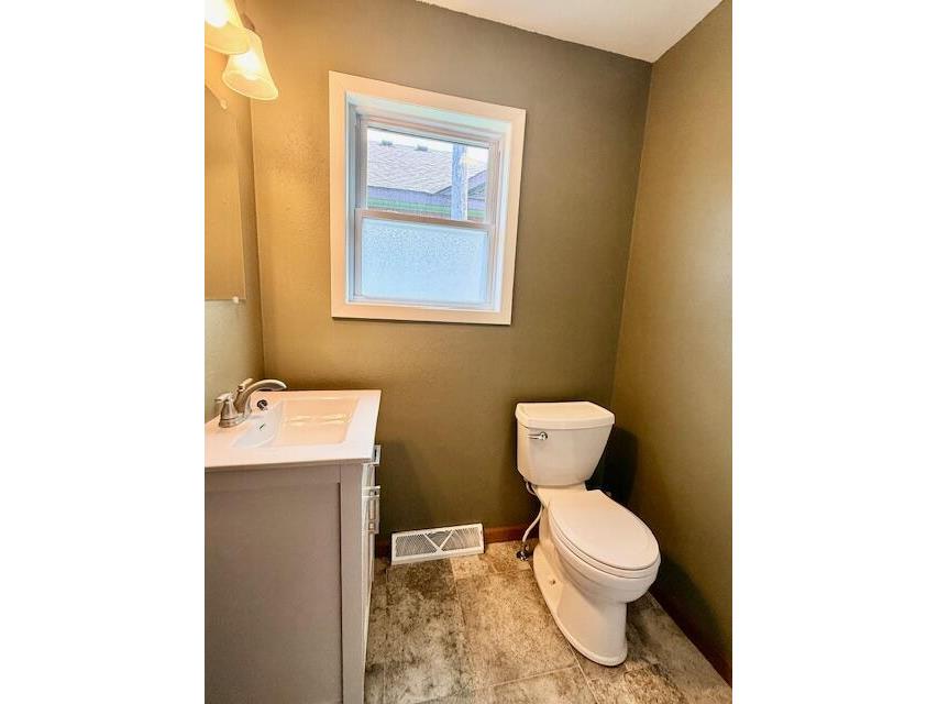 213 Cedar Houston MN 55943 1964528 image10