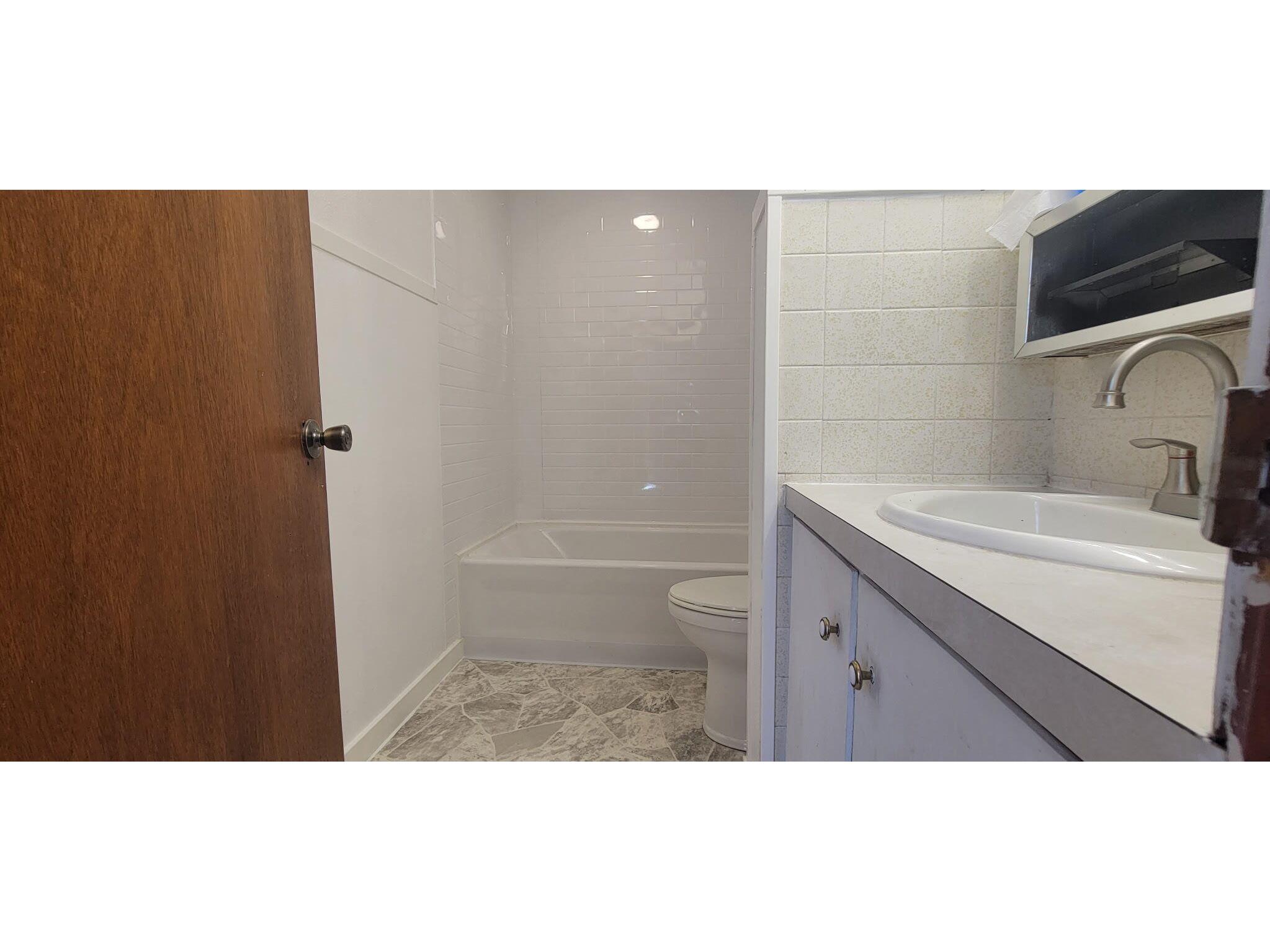 2135 Market La Crosse WI 54601 1959164 image23