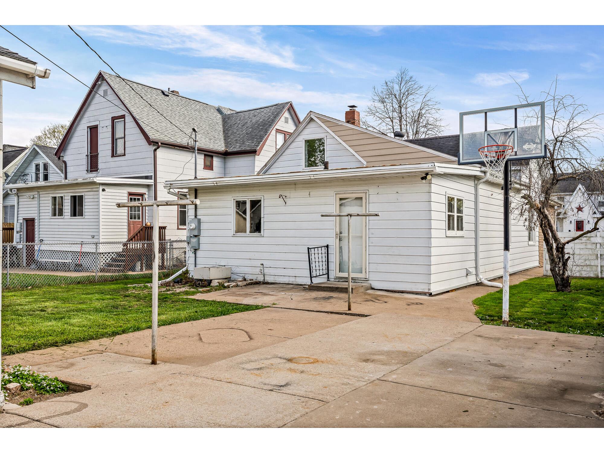 2135 Market La Crosse WI 54601 1959164 image24