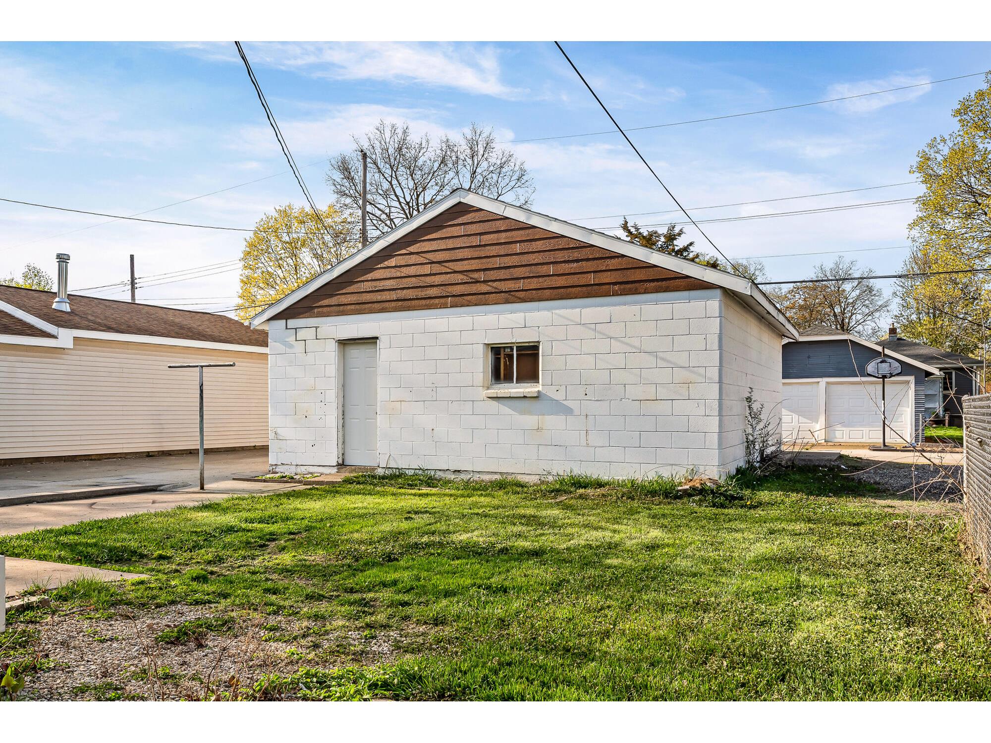 2135 Market La Crosse WI 54601 1959164 image26