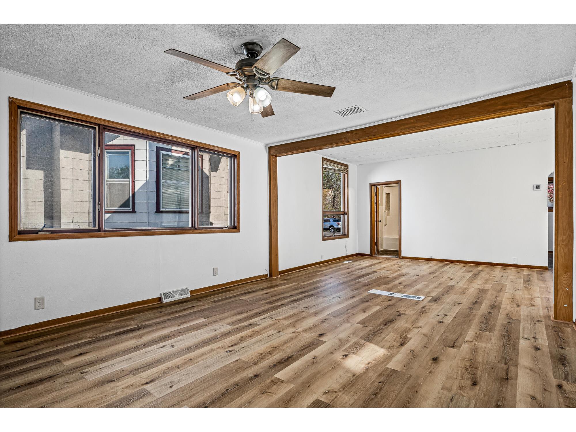 2135 Market La Crosse WI 54601 1959164 image7