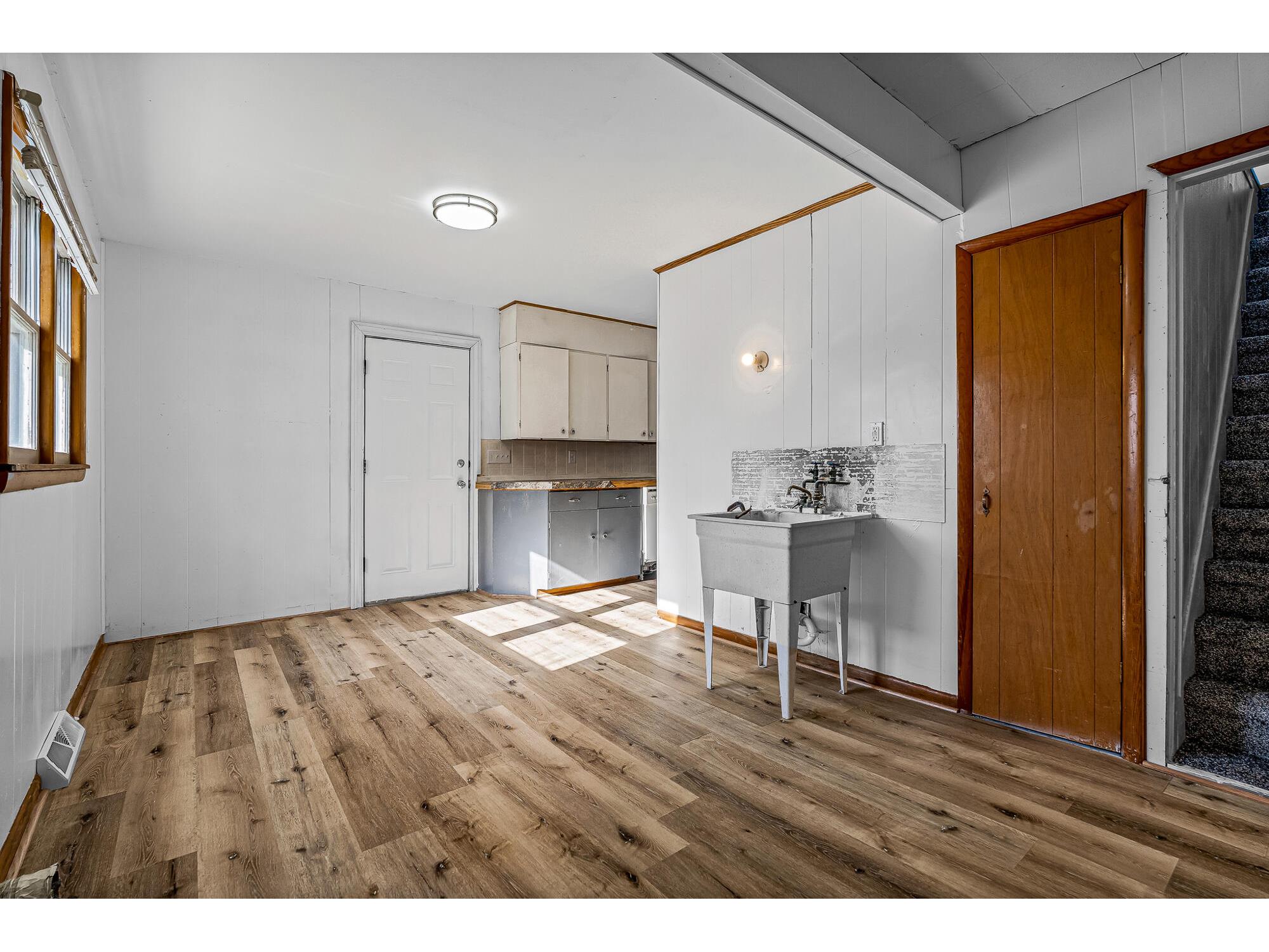 2135 Market La Crosse WI 54601 1959164 image9