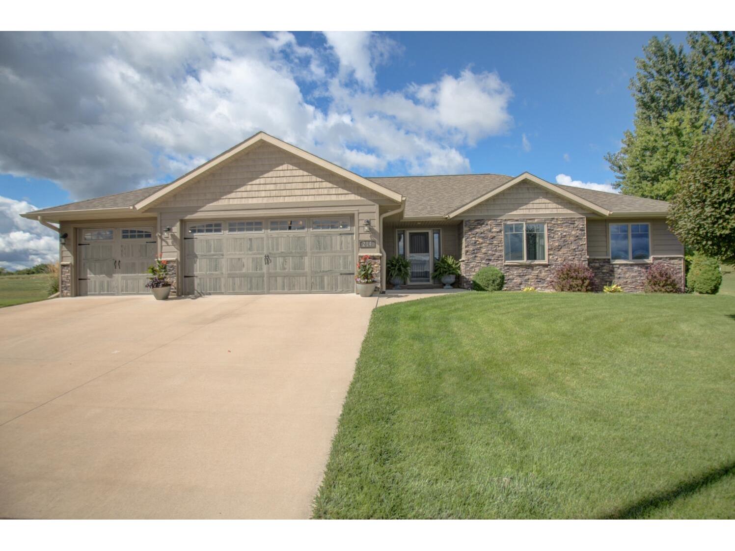 214 Howard Holmen WI 54636 1886828 image1